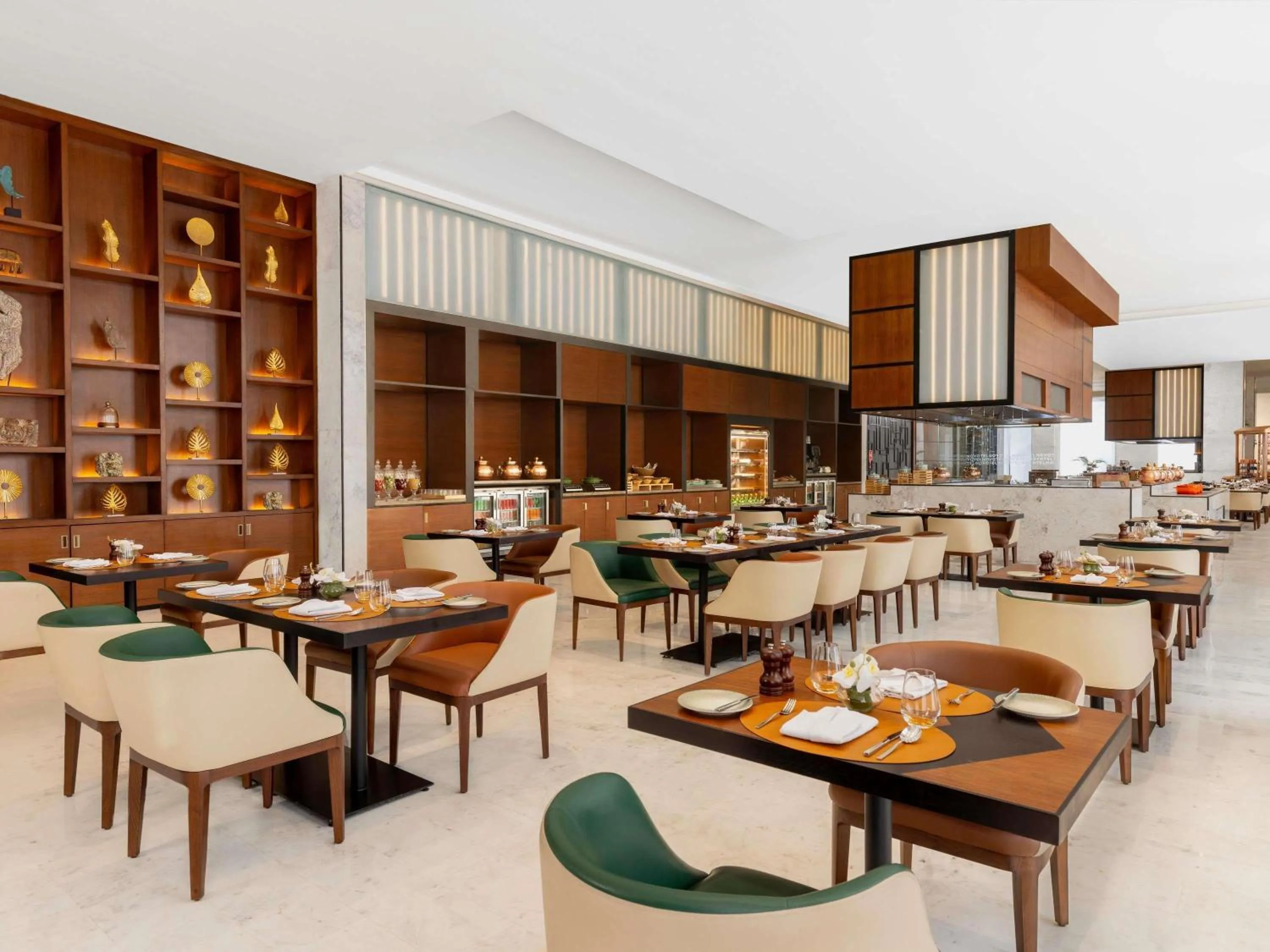 Restaurant/places to eat in Novotel Jaipur Convention Centre