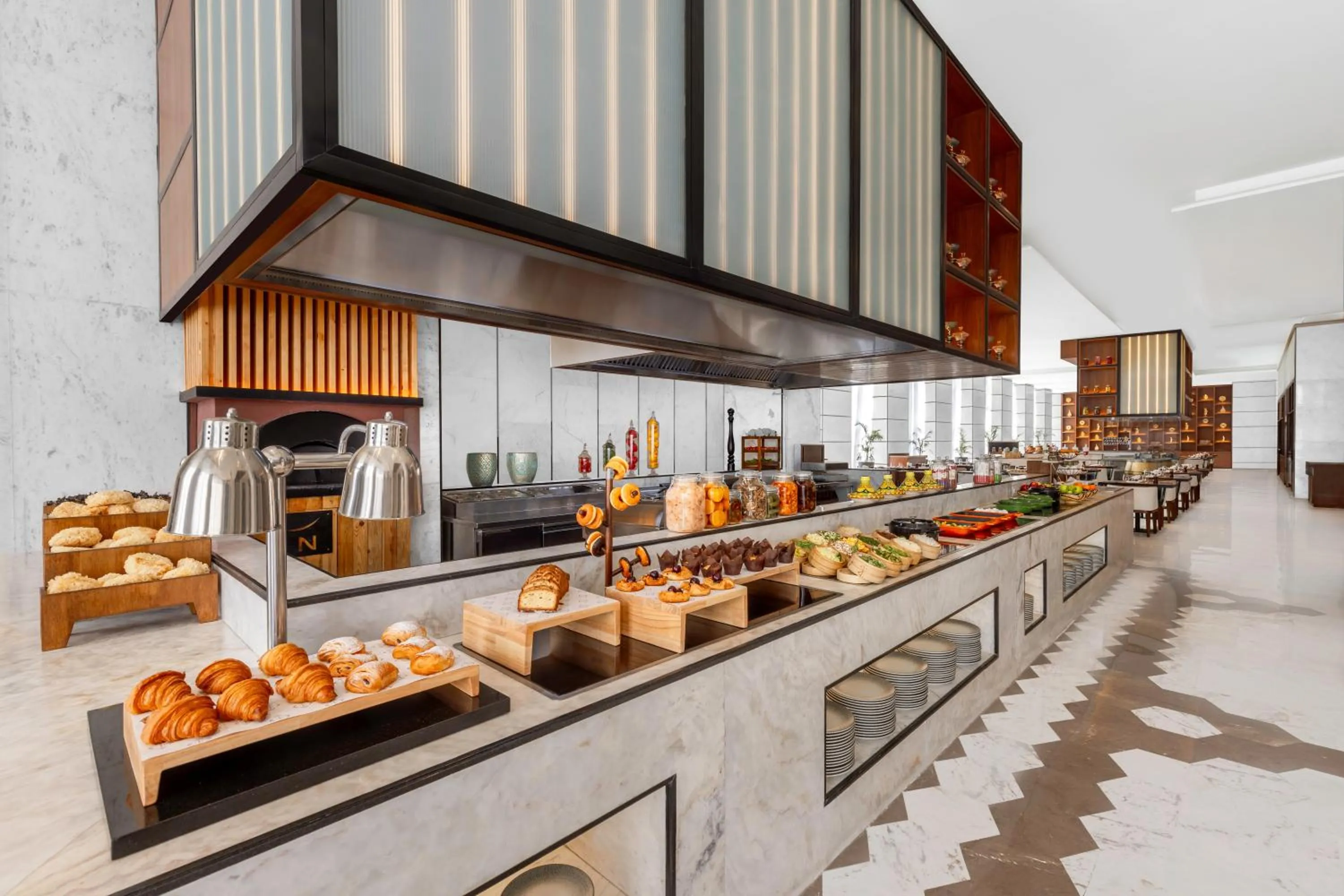 Restaurant/places to eat in Novotel Jaipur Convention Centre