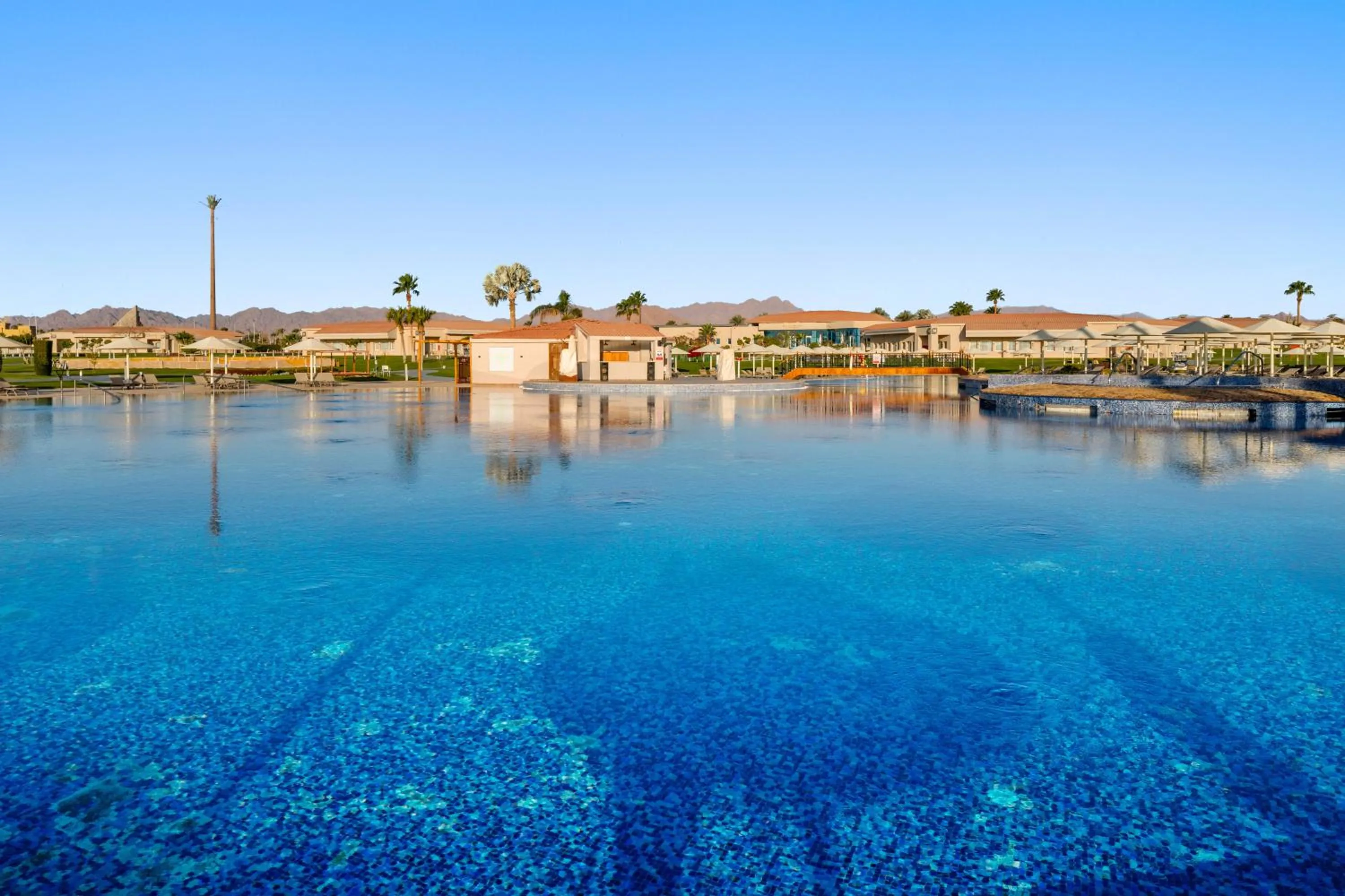 Swimming pool in Pickalbatros Golf Luxury Suites - All Inclusive