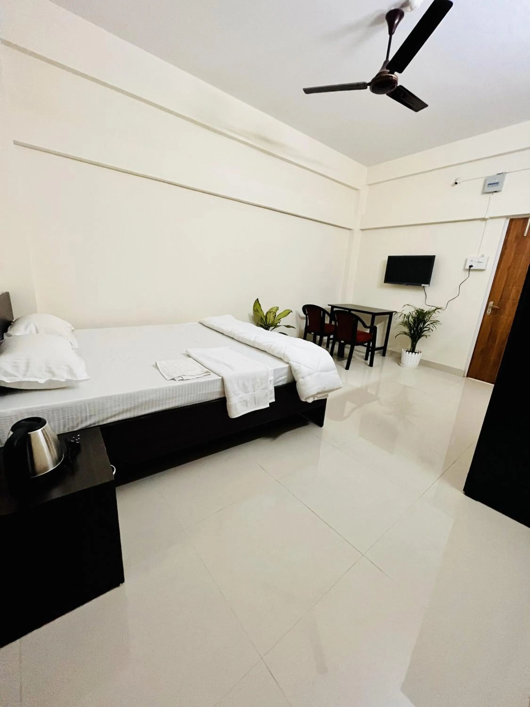 Bed in Queen's Residency