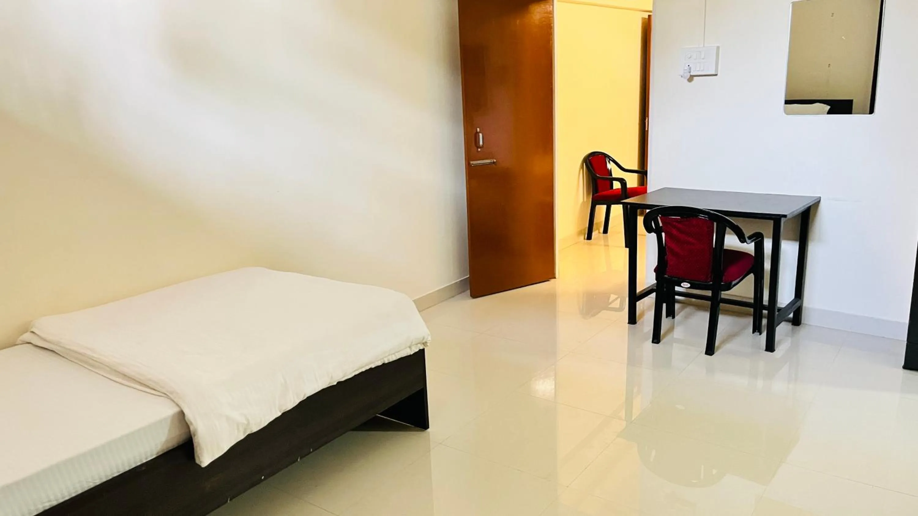 Bedroom, Bed in Queen's Residency