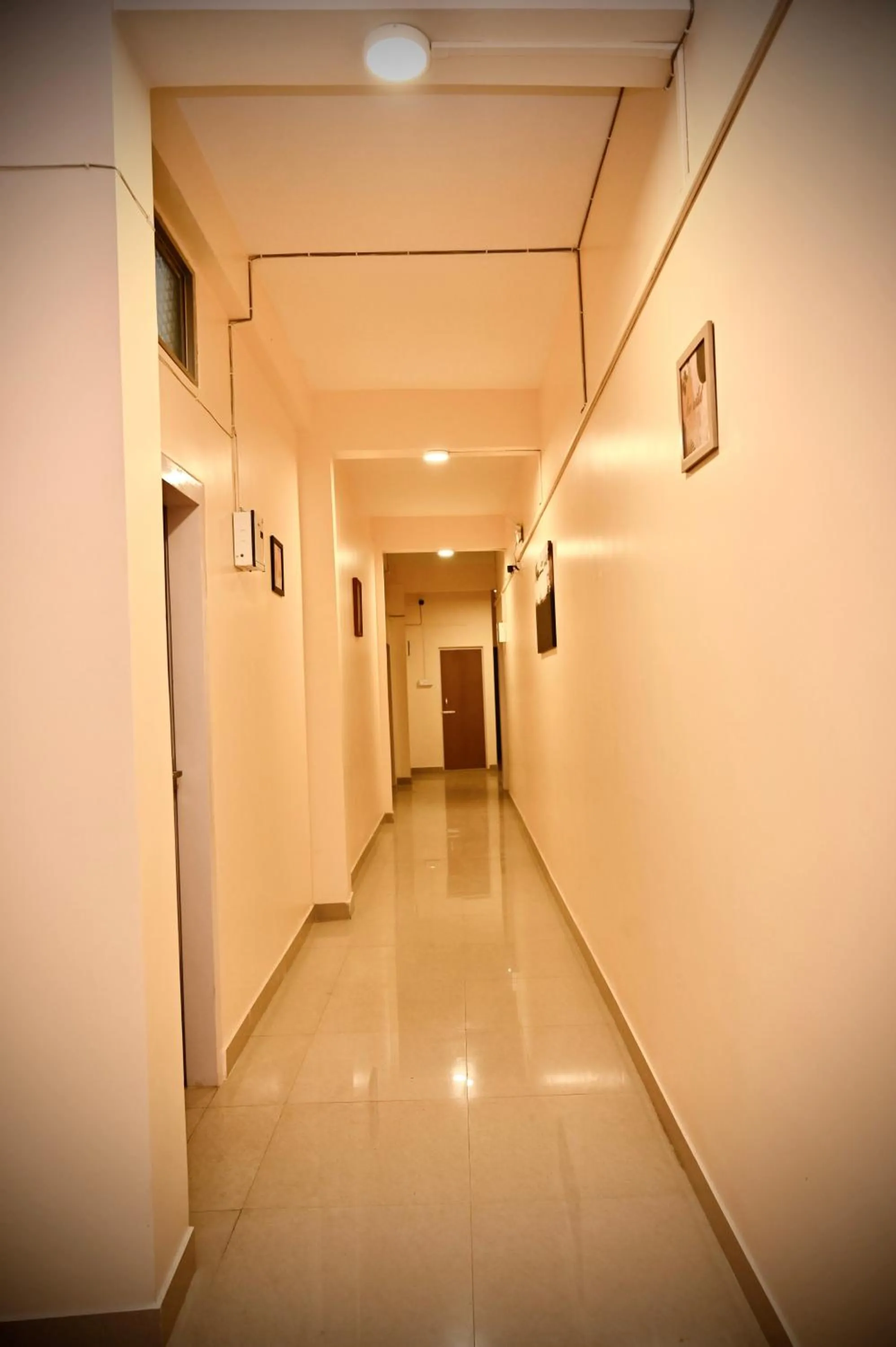 Facade/entrance in Queen's Residency