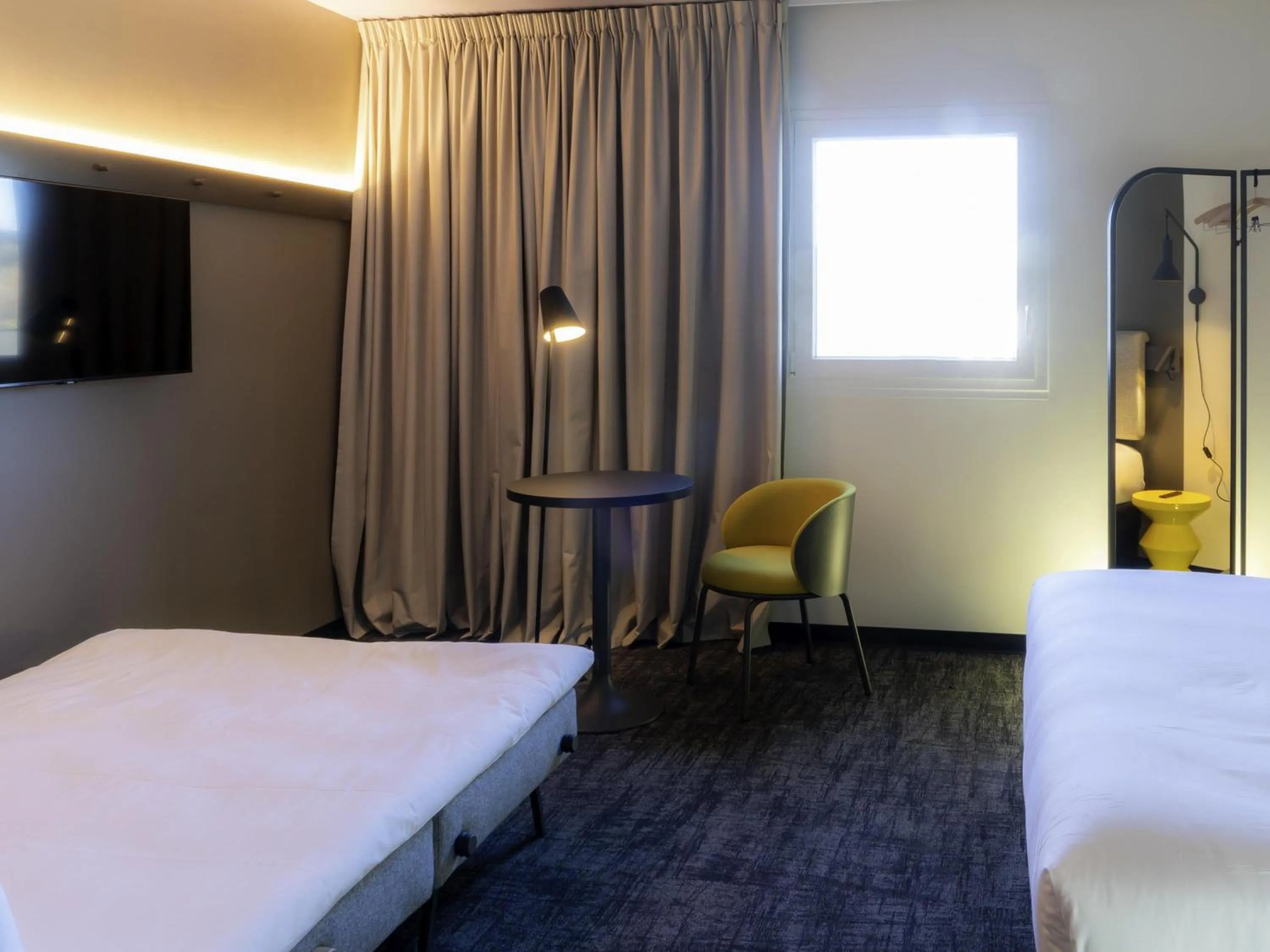 Bedroom, Bed in ibis Saint Paul Trois Chateaux