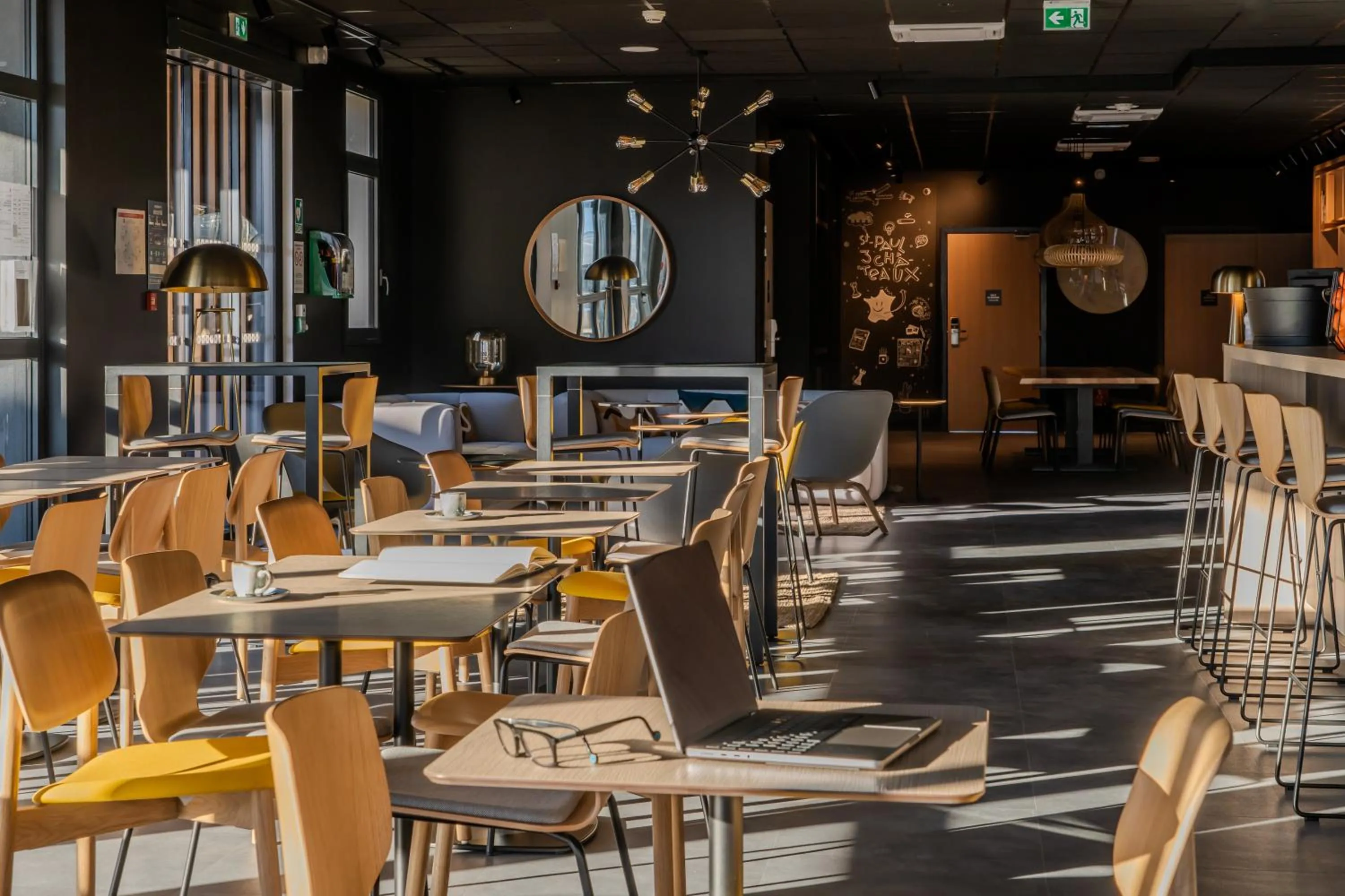 Restaurant/places to eat in ibis Saint Paul Trois Chateaux