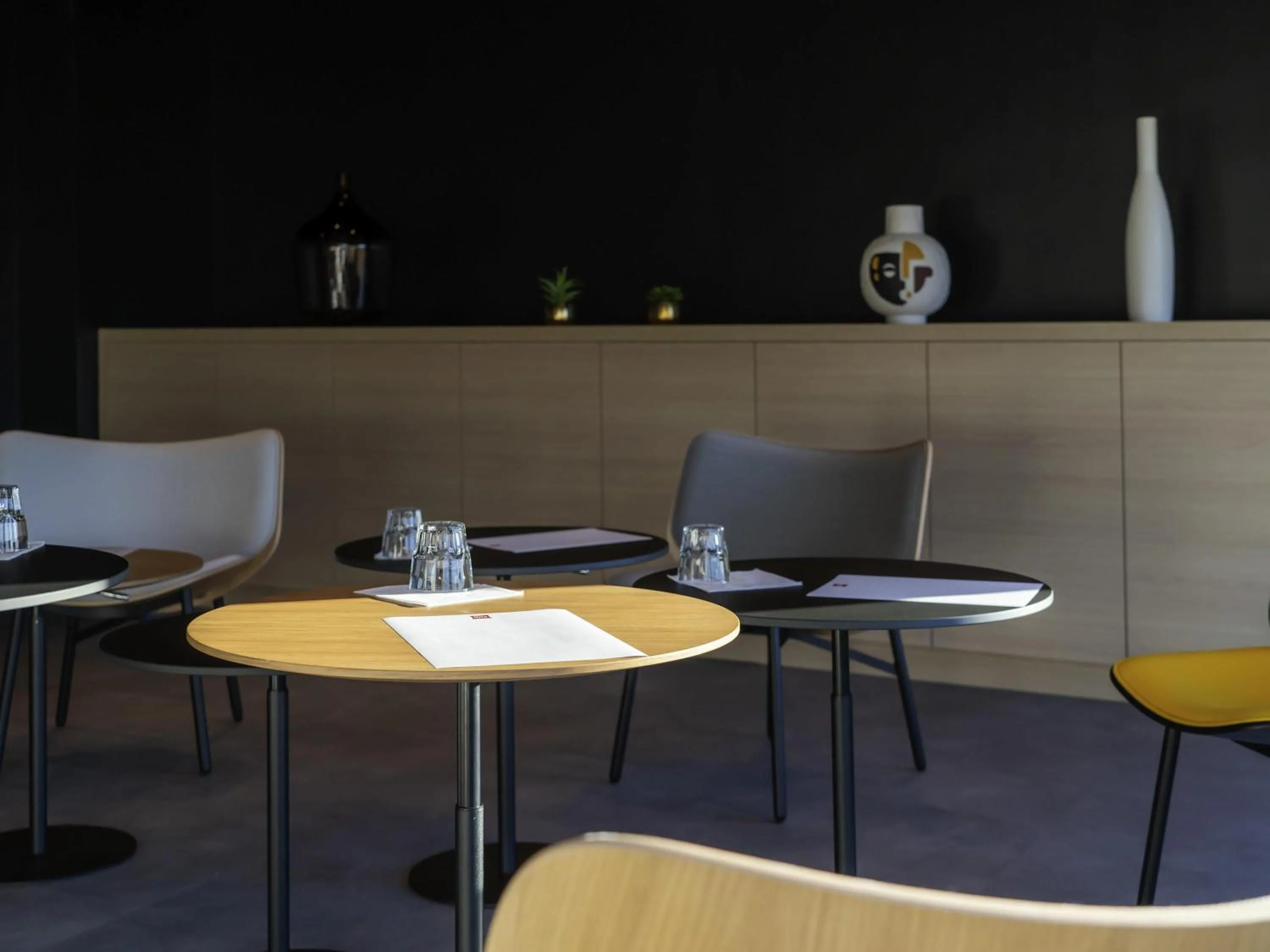 Meeting/conference room in ibis Saint Paul Trois Chateaux