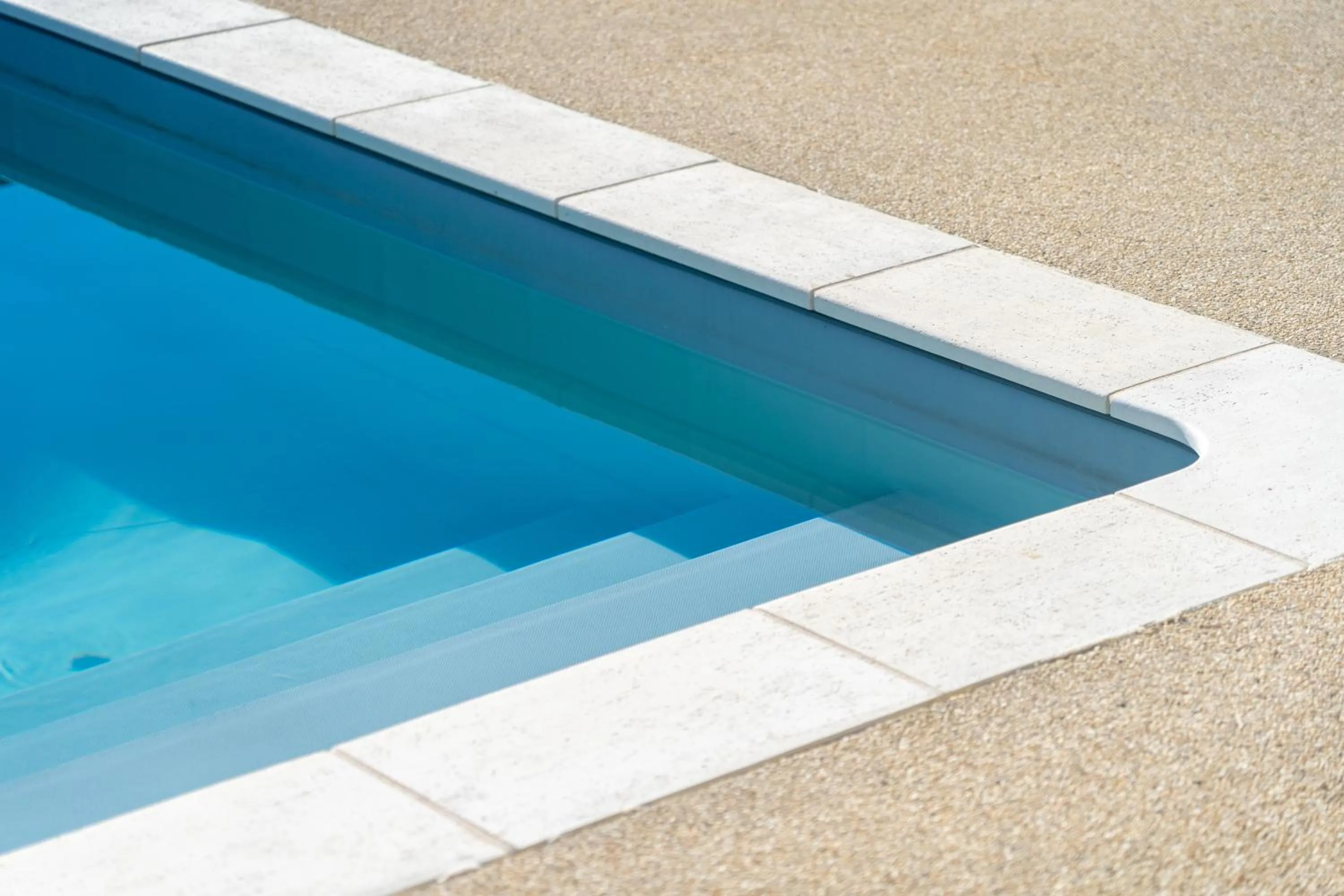 Swimming pool in ibis Saint Paul Trois Chateaux