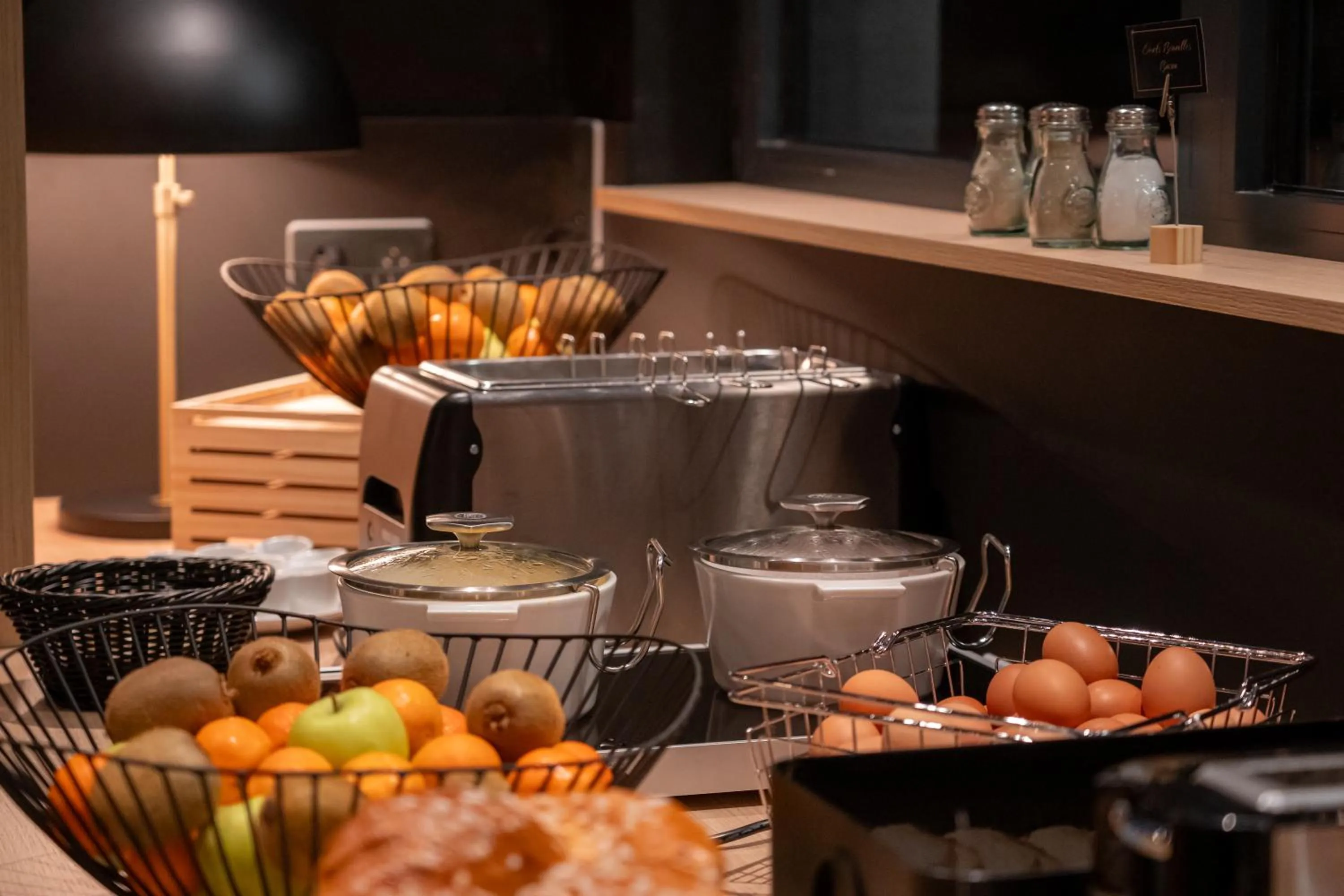 Buffet breakfast in ibis Saint Paul Trois Chateaux