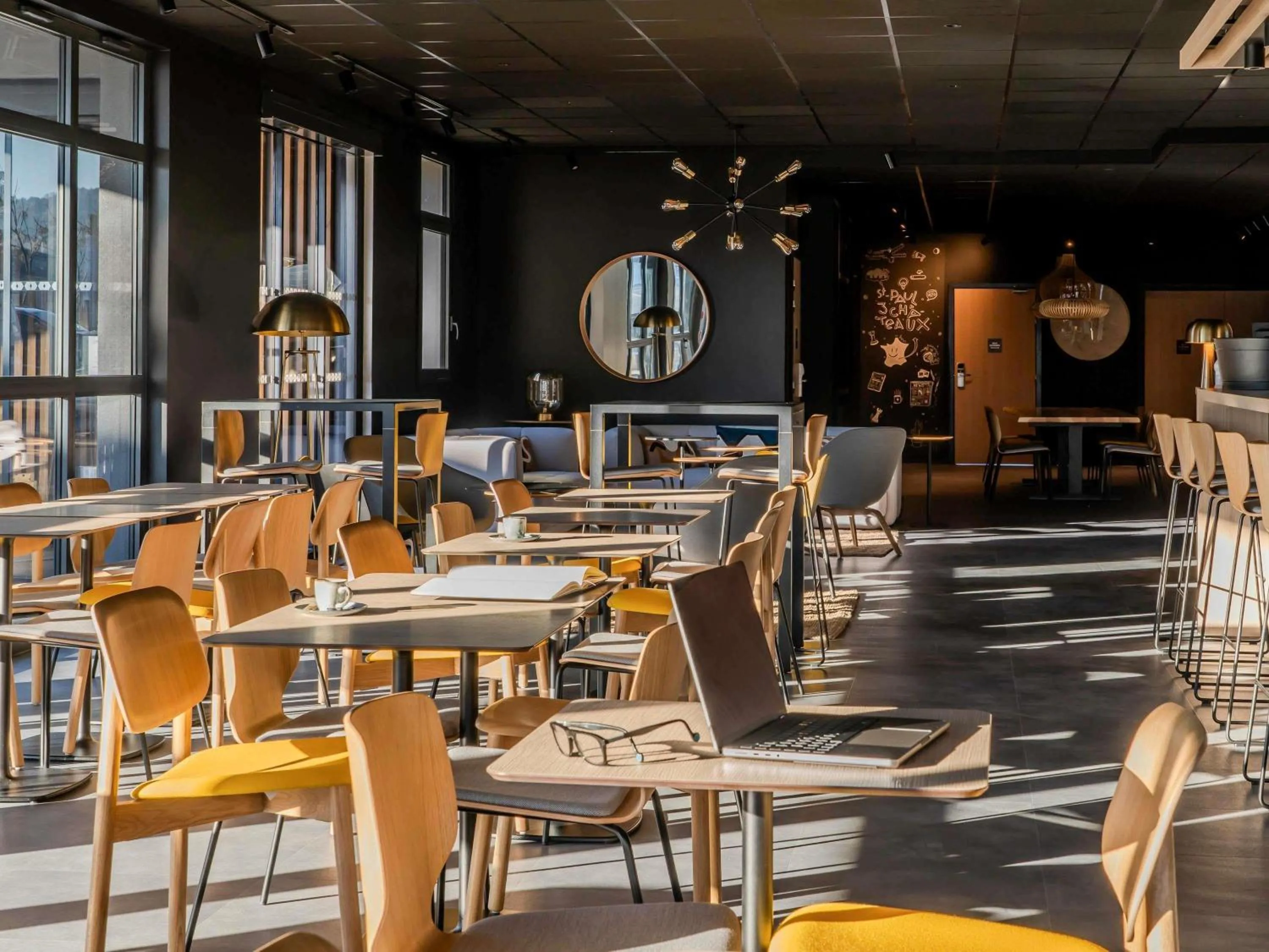 Property building in ibis Saint Paul Trois Chateaux