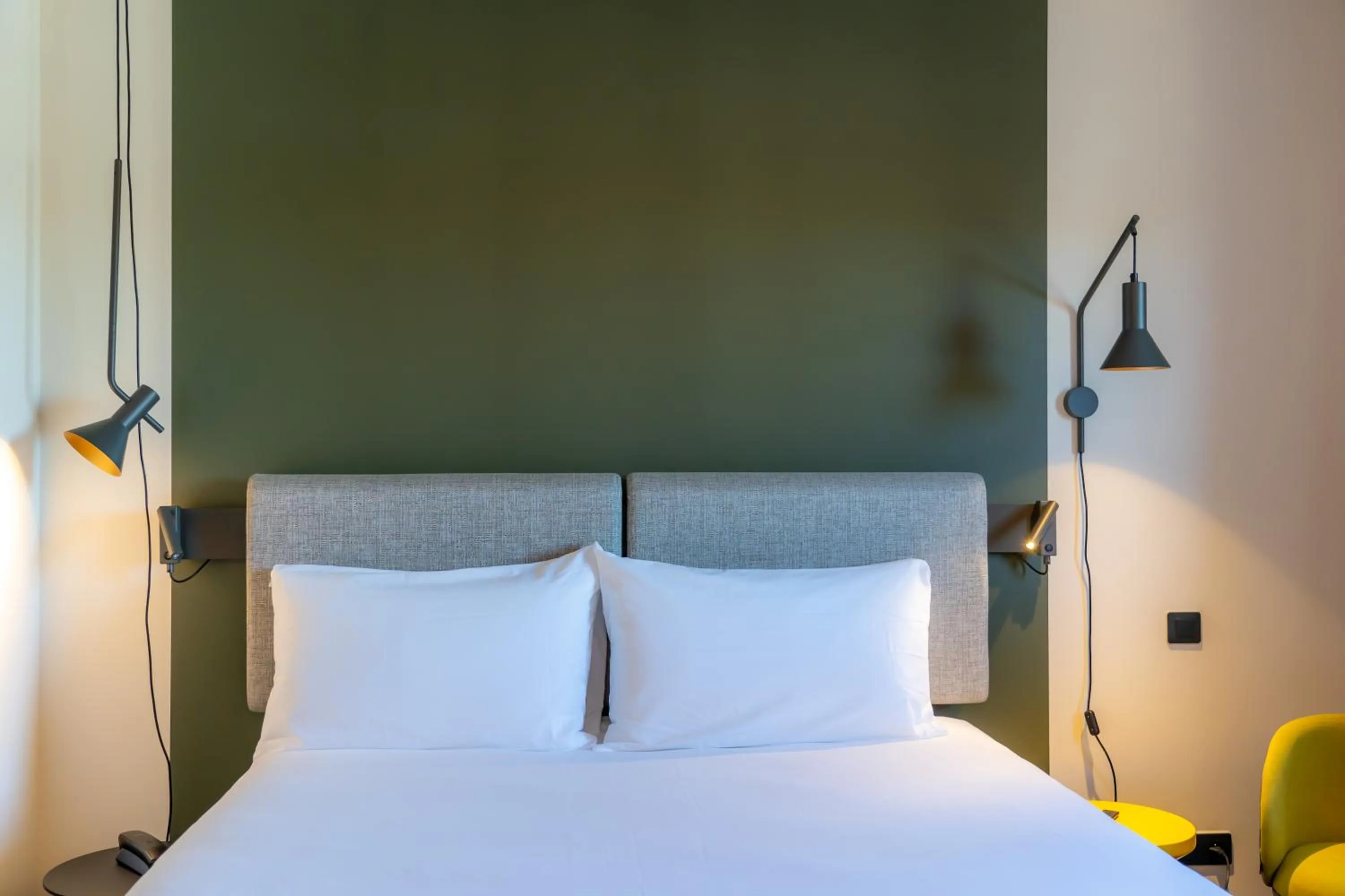 Photo of the whole room, Bed in ibis Saint Paul Trois Chateaux