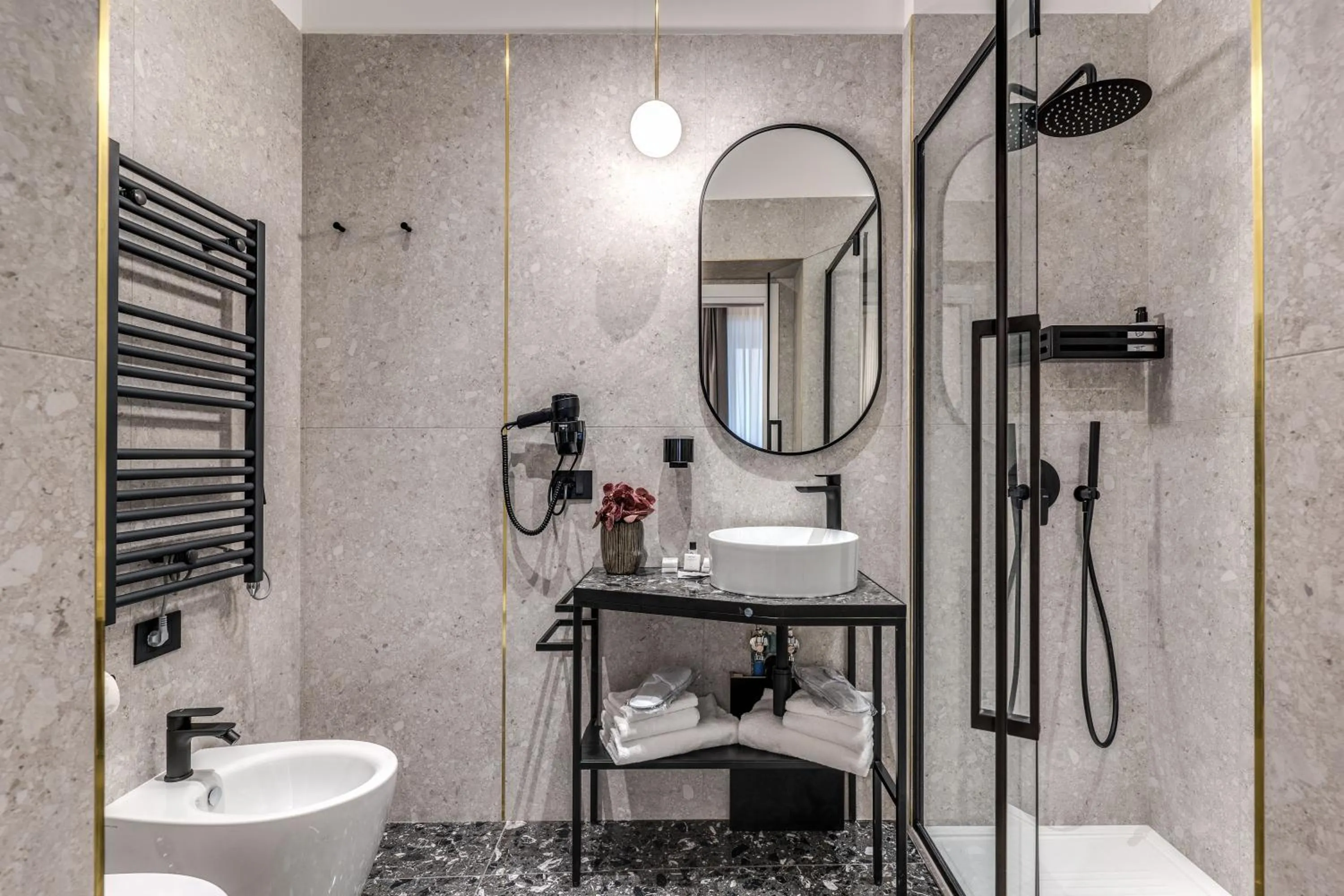 Shower in Residenza Piranesi Boutique Hotel