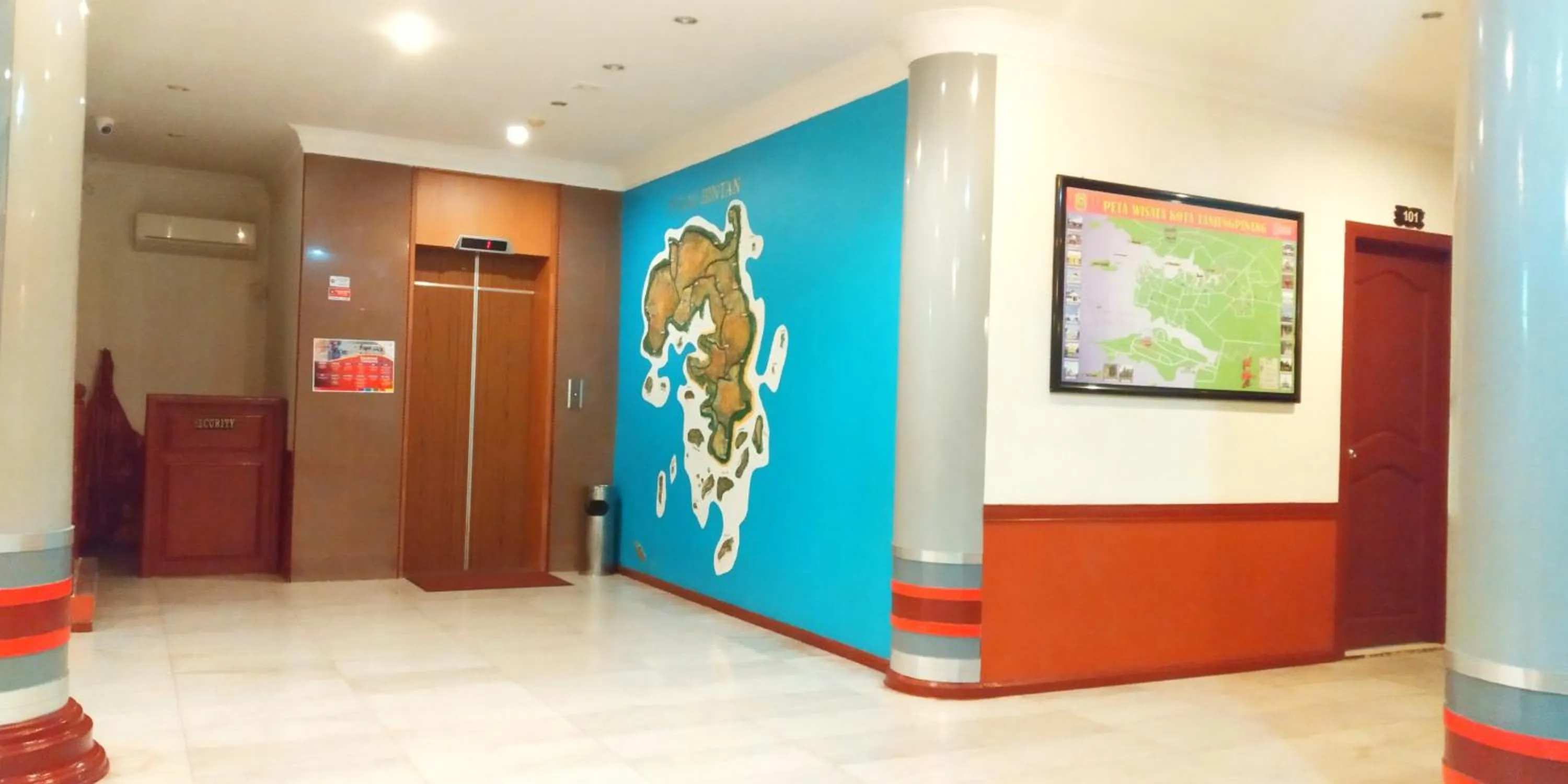 Lobby or reception in Paradise Hotel