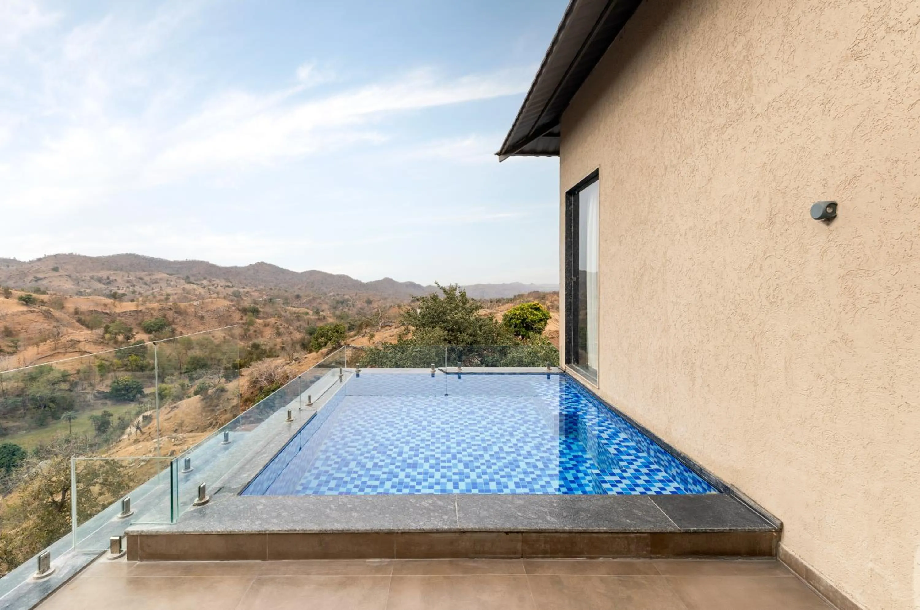 Swimming pool in Sajjan Bagh Resort Kumbhalgarh