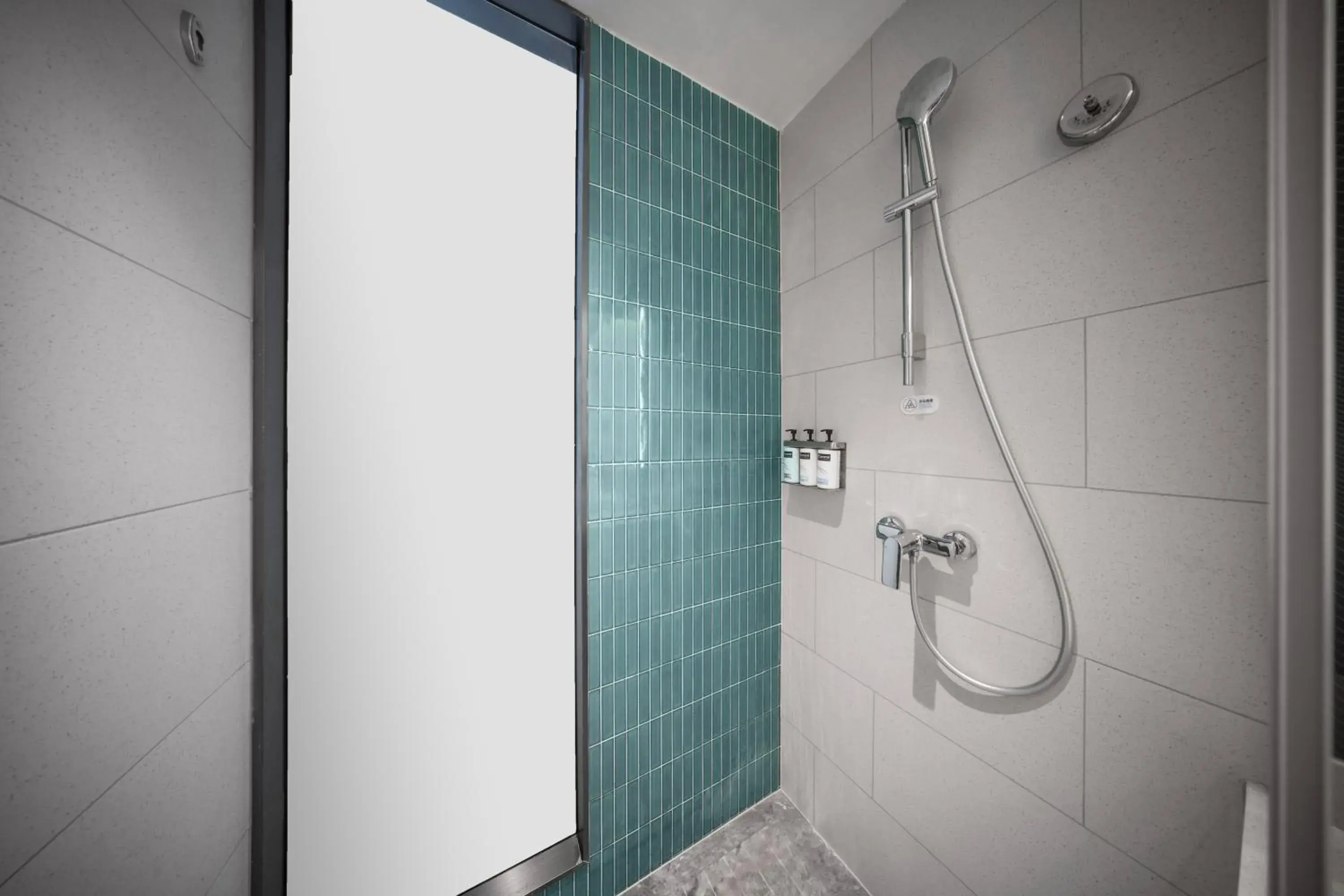 Standard King Room with City View in Holiday Inn Express Shanghai Hongqiao Linkong by IHG Standard King Room with City View in Holiday Inn Express Shanghai Hongqiao Linkong by IHG