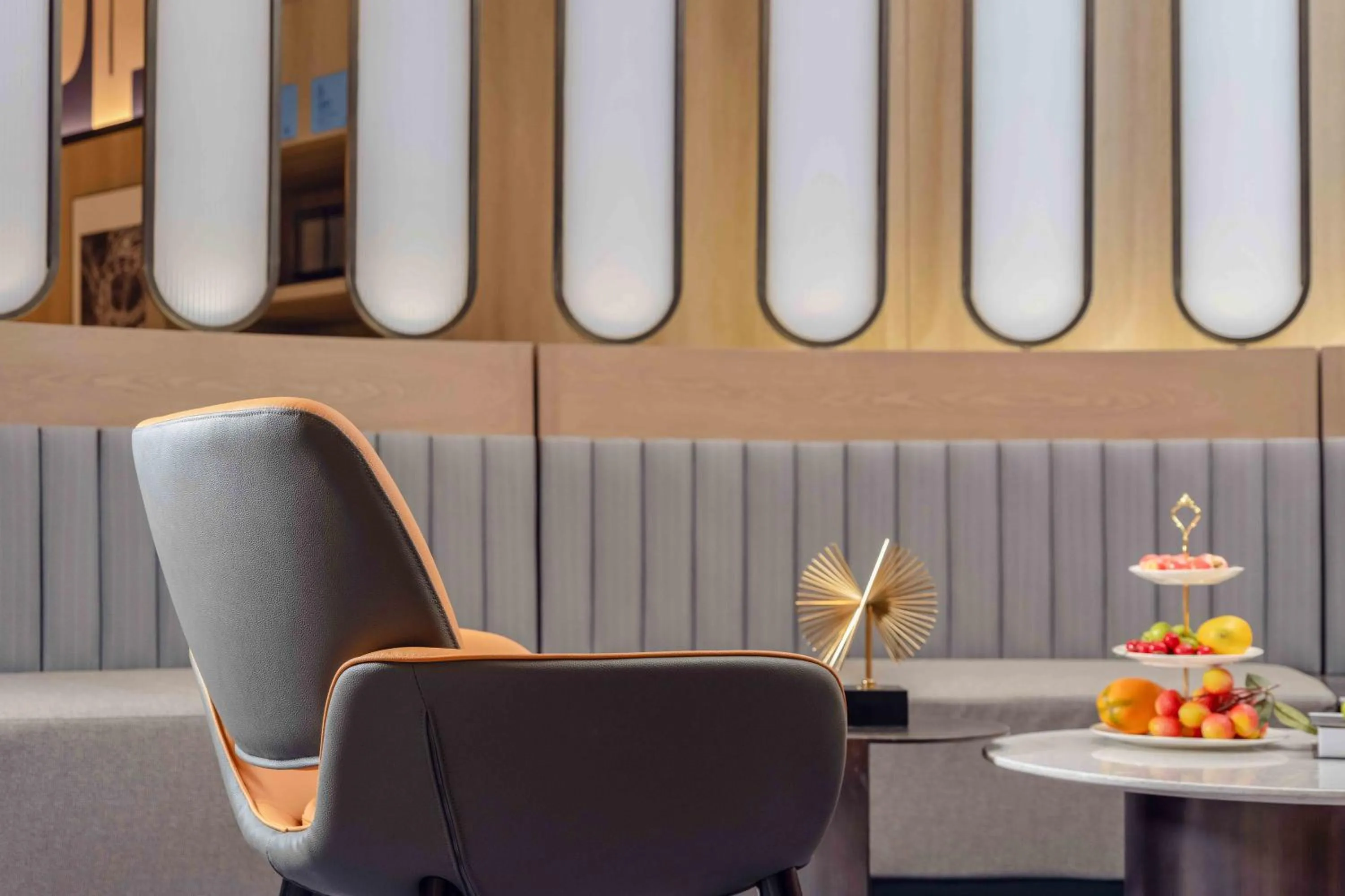 Seating area in Holiday Inn Express Shanghai Hongqiao Linkong by IHG