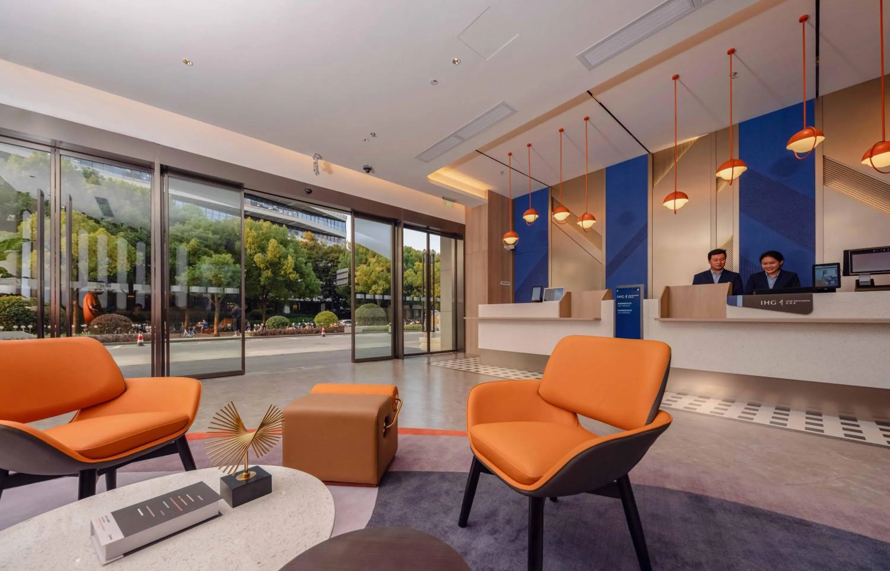Lobby or reception in Holiday Inn Express Shanghai Hongqiao Linkong by IHG