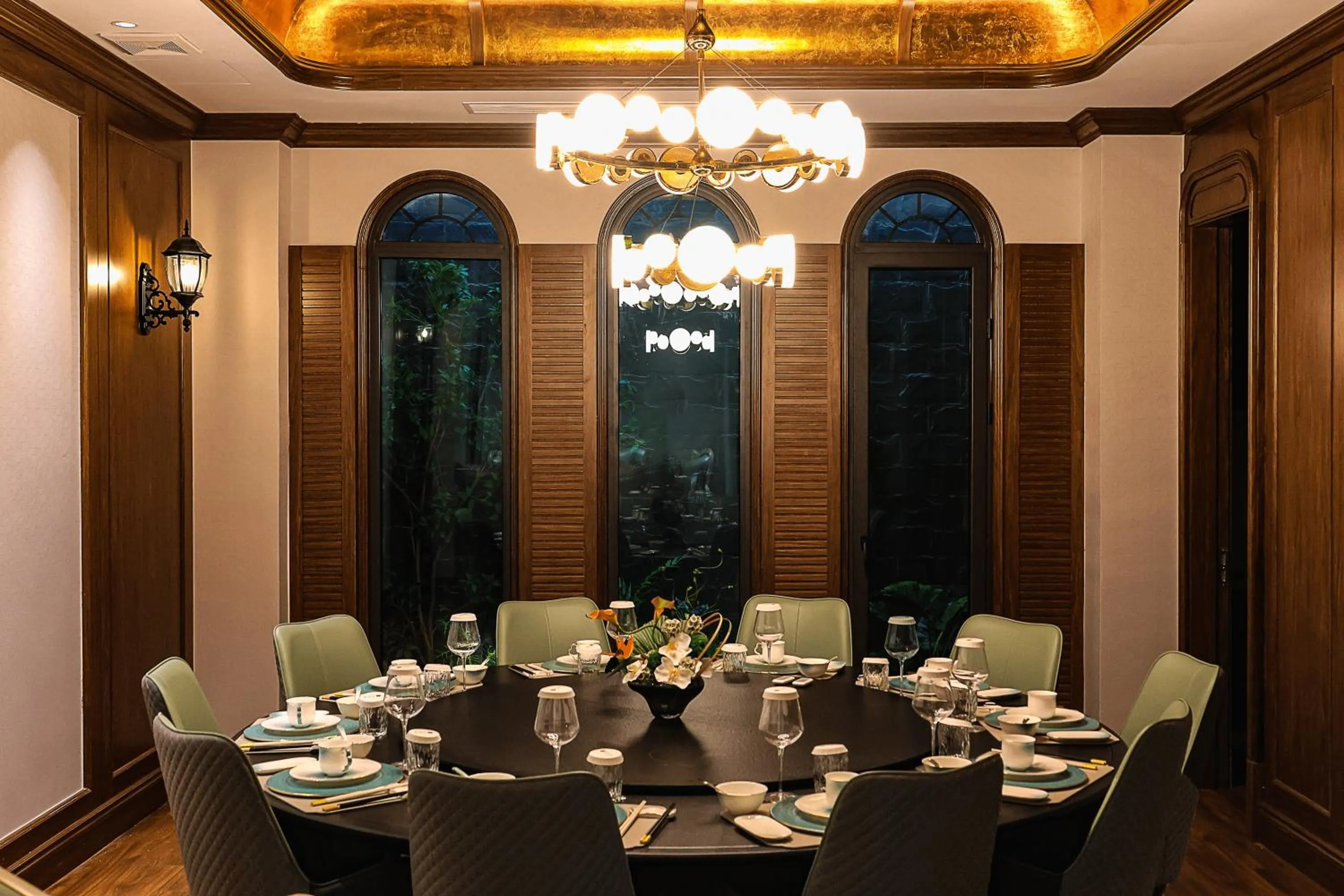 Restaurant/places to eat in Holiday Inn Express Shanghai Hongqiao Linkong by IHG