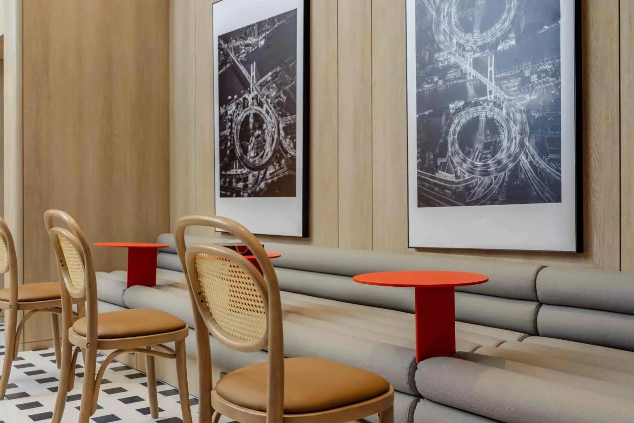 Restaurant/places to eat in Holiday Inn Express Shanghai Hongqiao Linkong by IHG