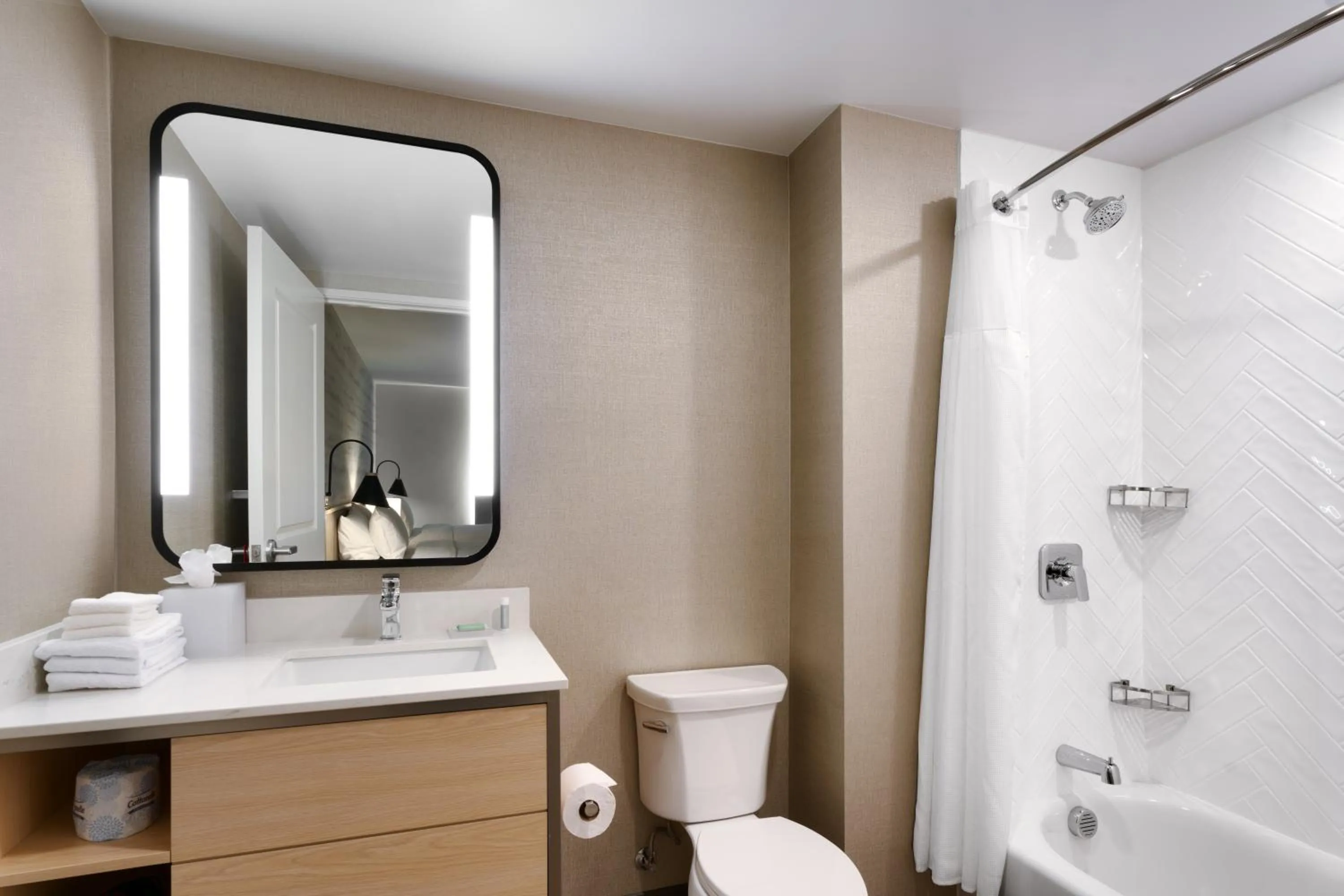 Bathroom in TownePlace Suites by Marriott Show Low