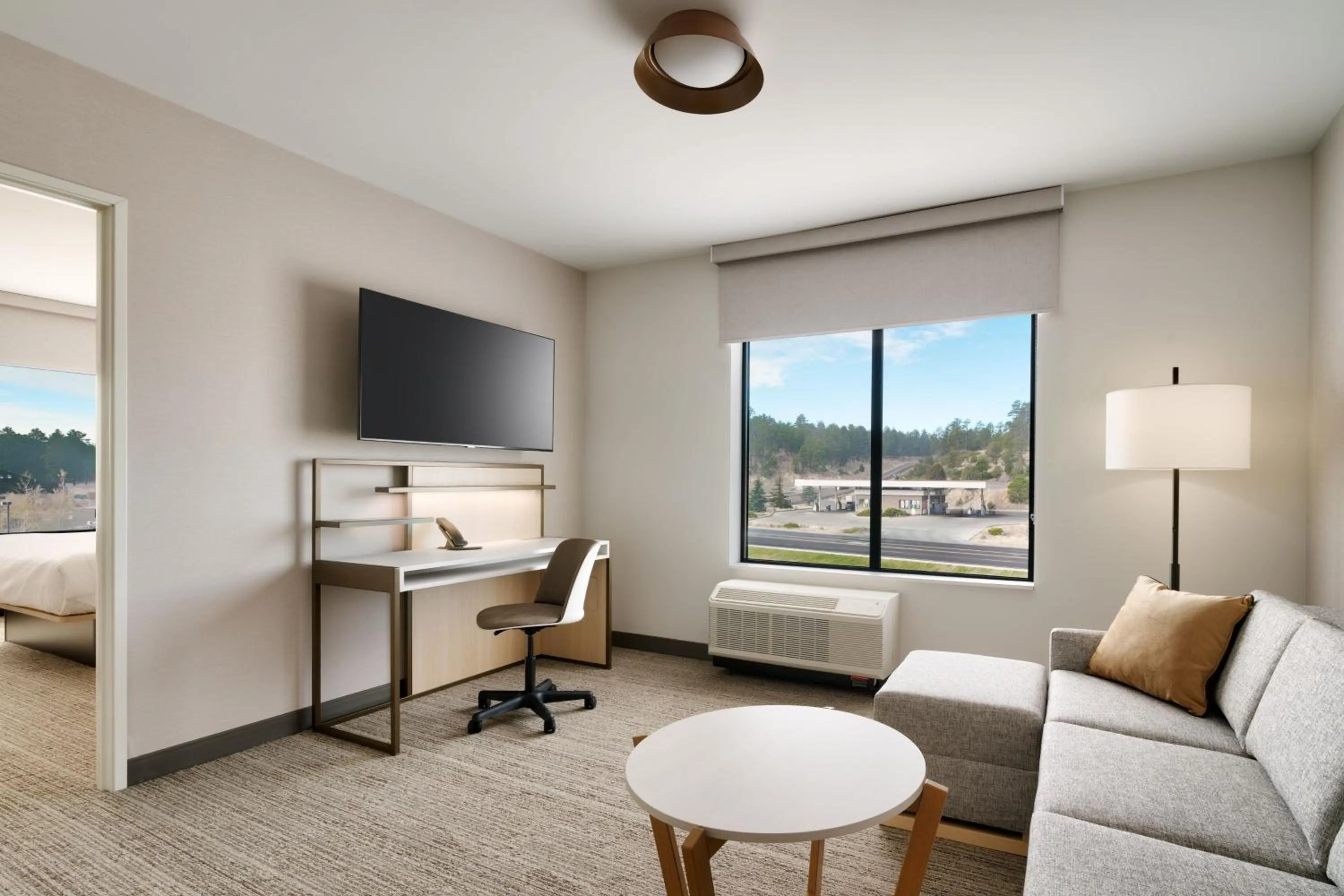 Living room, Bed in TownePlace Suites by Marriott Show Low
