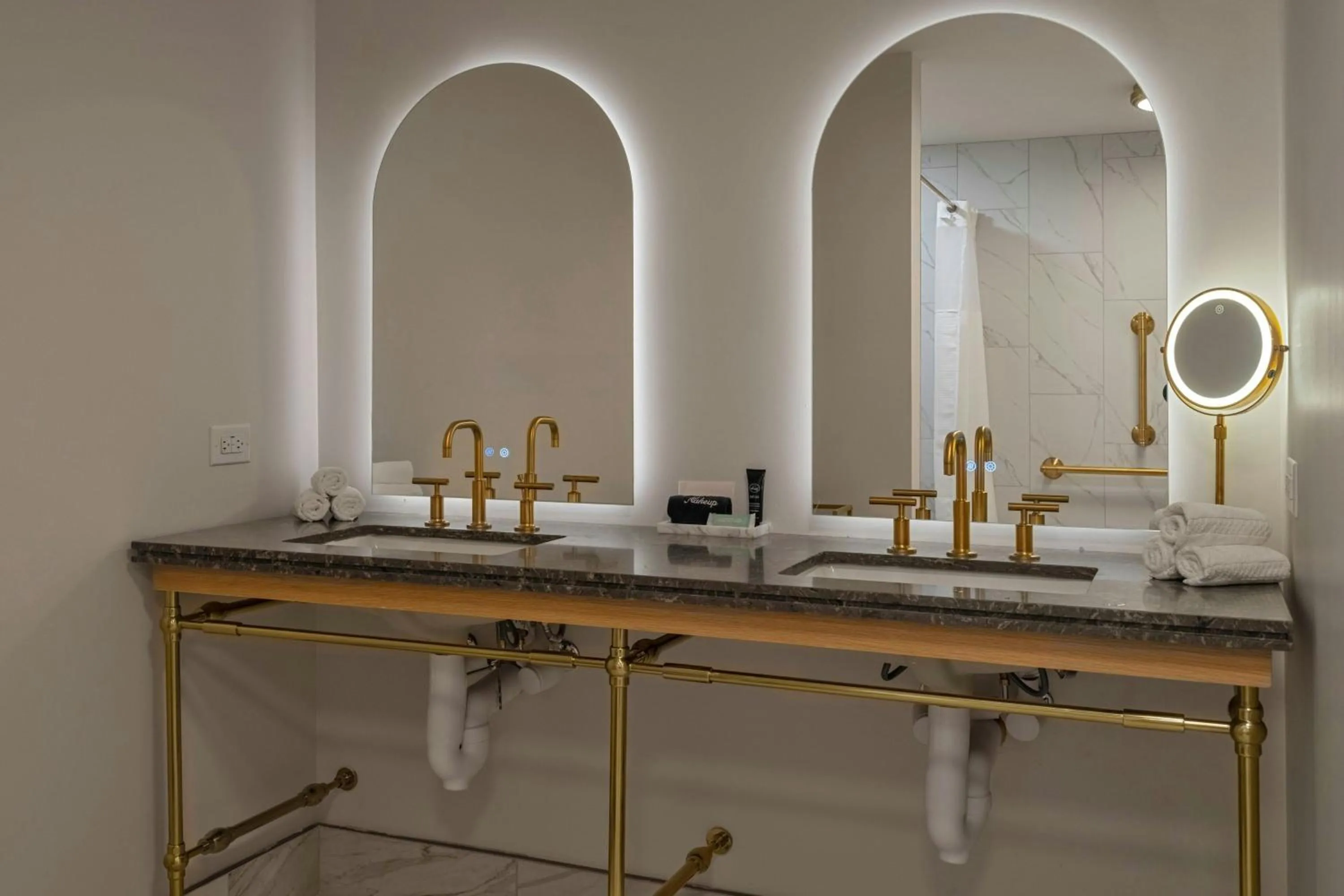 Photo of the whole room in The Publisher, Downtown Fredericksburg, a Tribute Portfolio Hotel