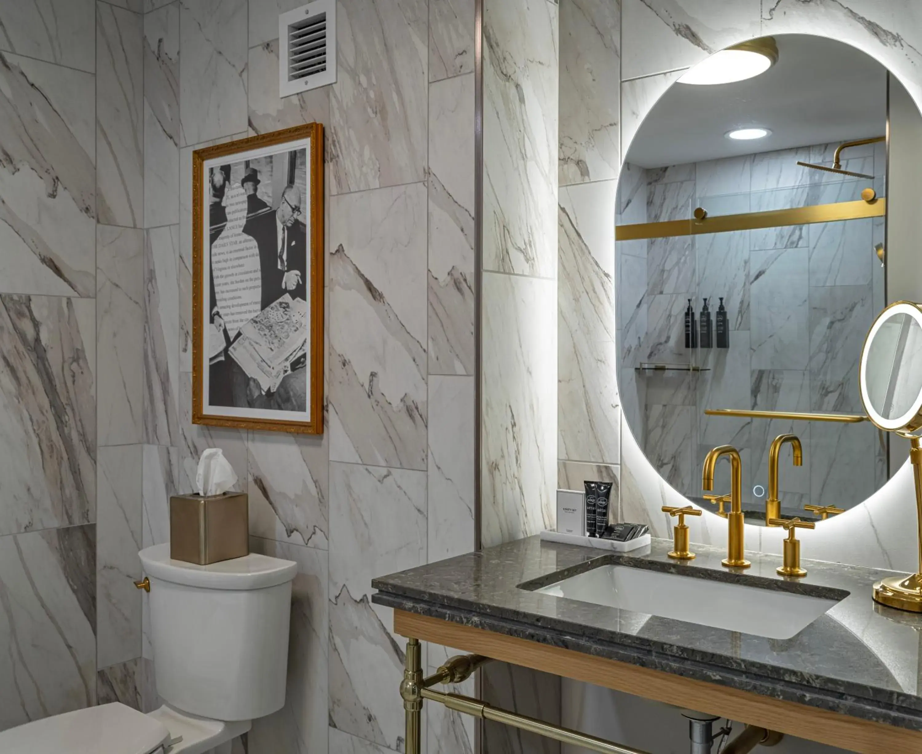 Deluxe Queen Room with Two Queen Beds and Balcony in The Publisher, Downtown Fredericksburg, a Tribute Portfolio Hotel Deluxe Queen Room with Two Queen Beds and Balcony in The Publisher, Downtown Fredericksburg, a Tribute Portfolio Hotel