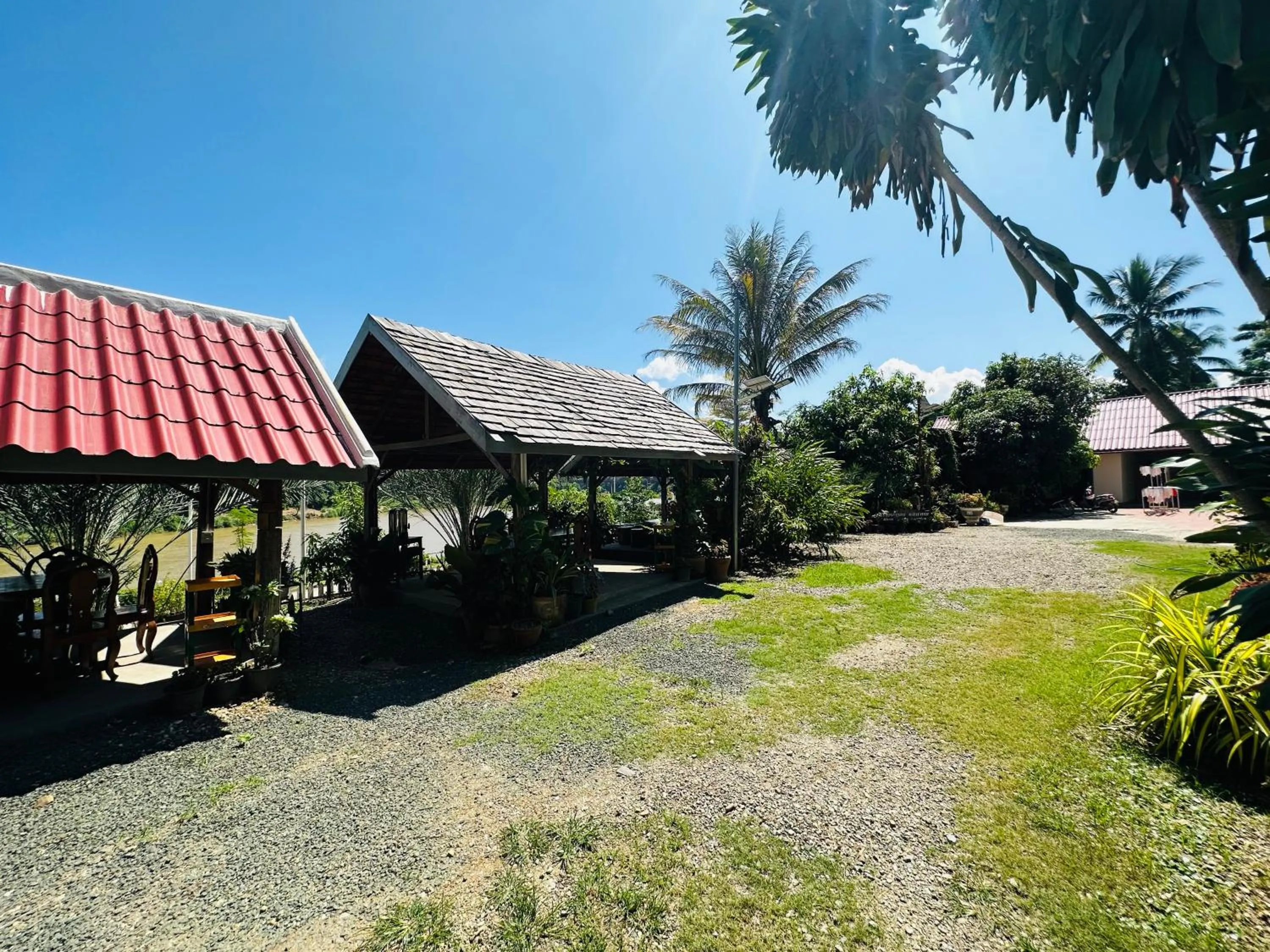 Spring in Kingkham Riverside Hotel