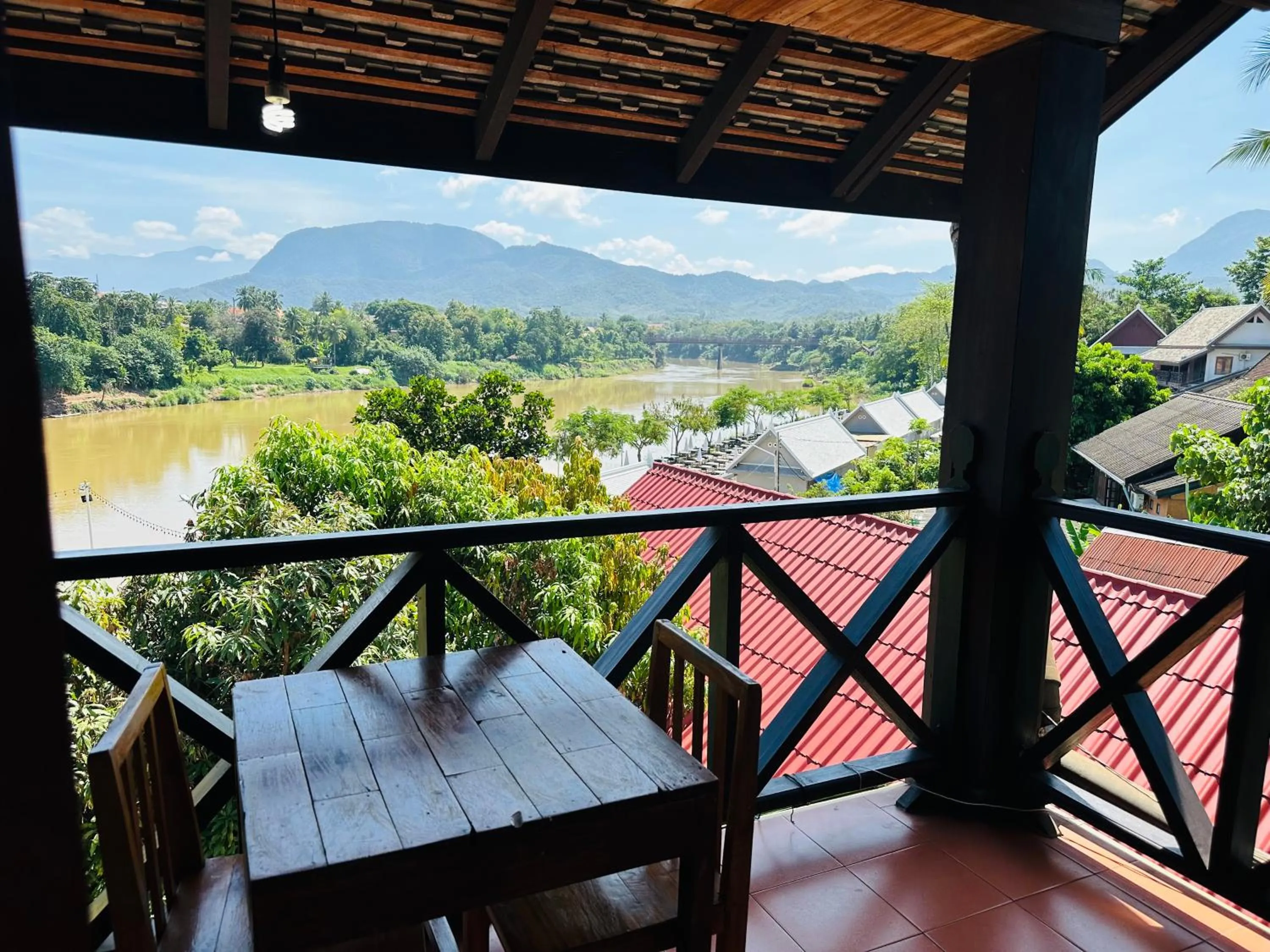 Patio in Kingkham Riverside Hotel
