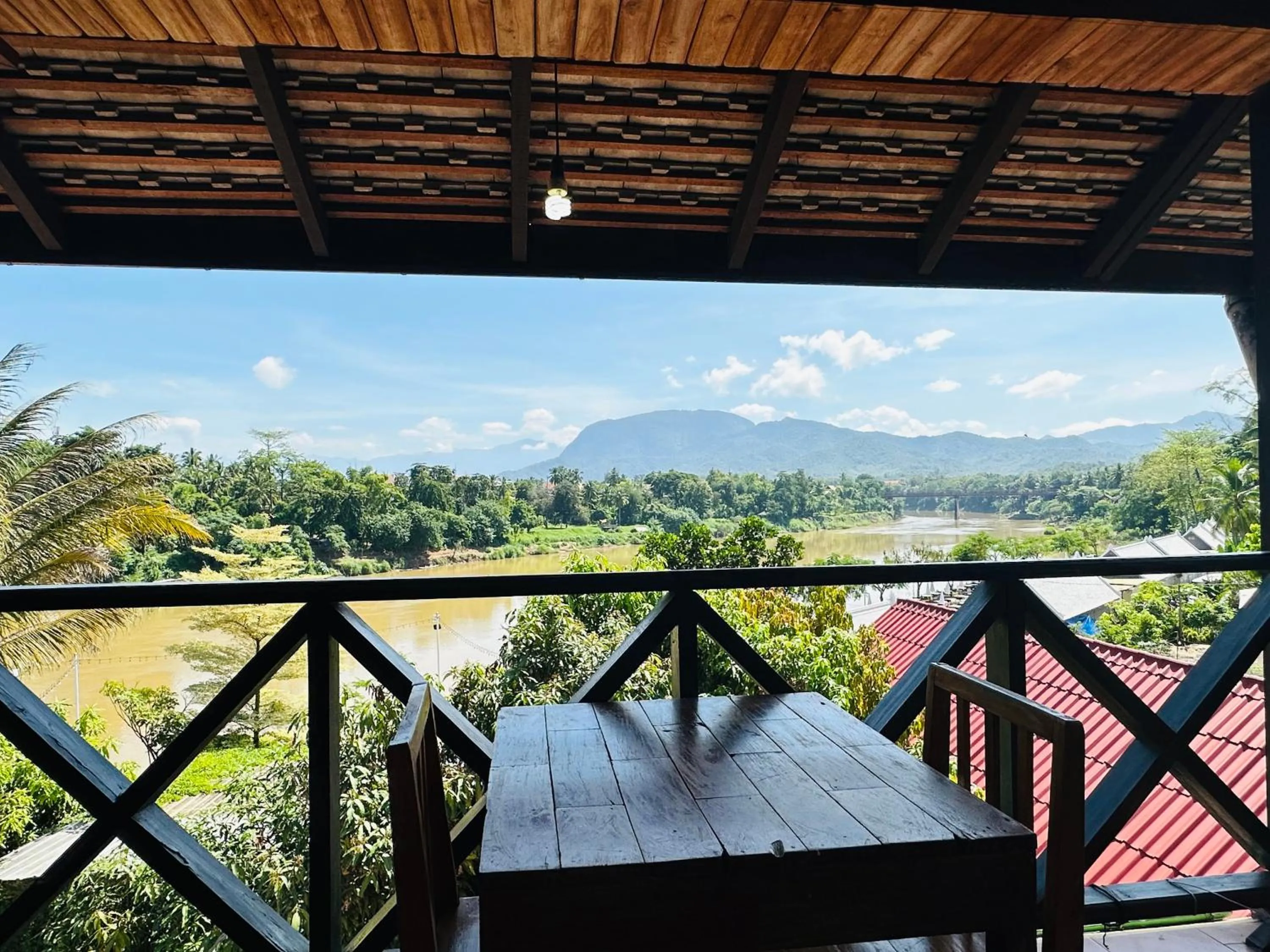 Patio in Kingkham Riverside Hotel