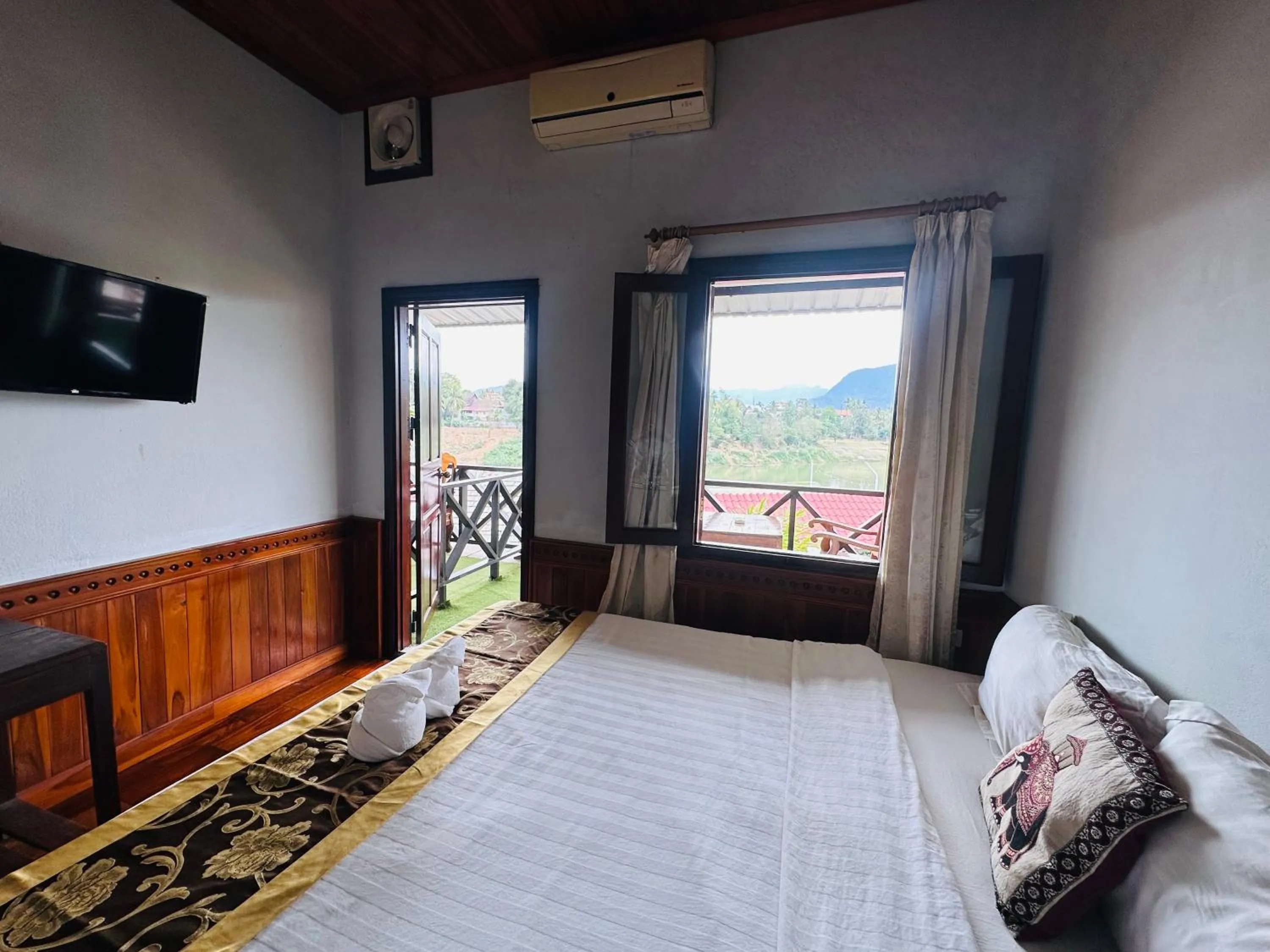 Bedroom, Bed in Kingkham Riverside Hotel