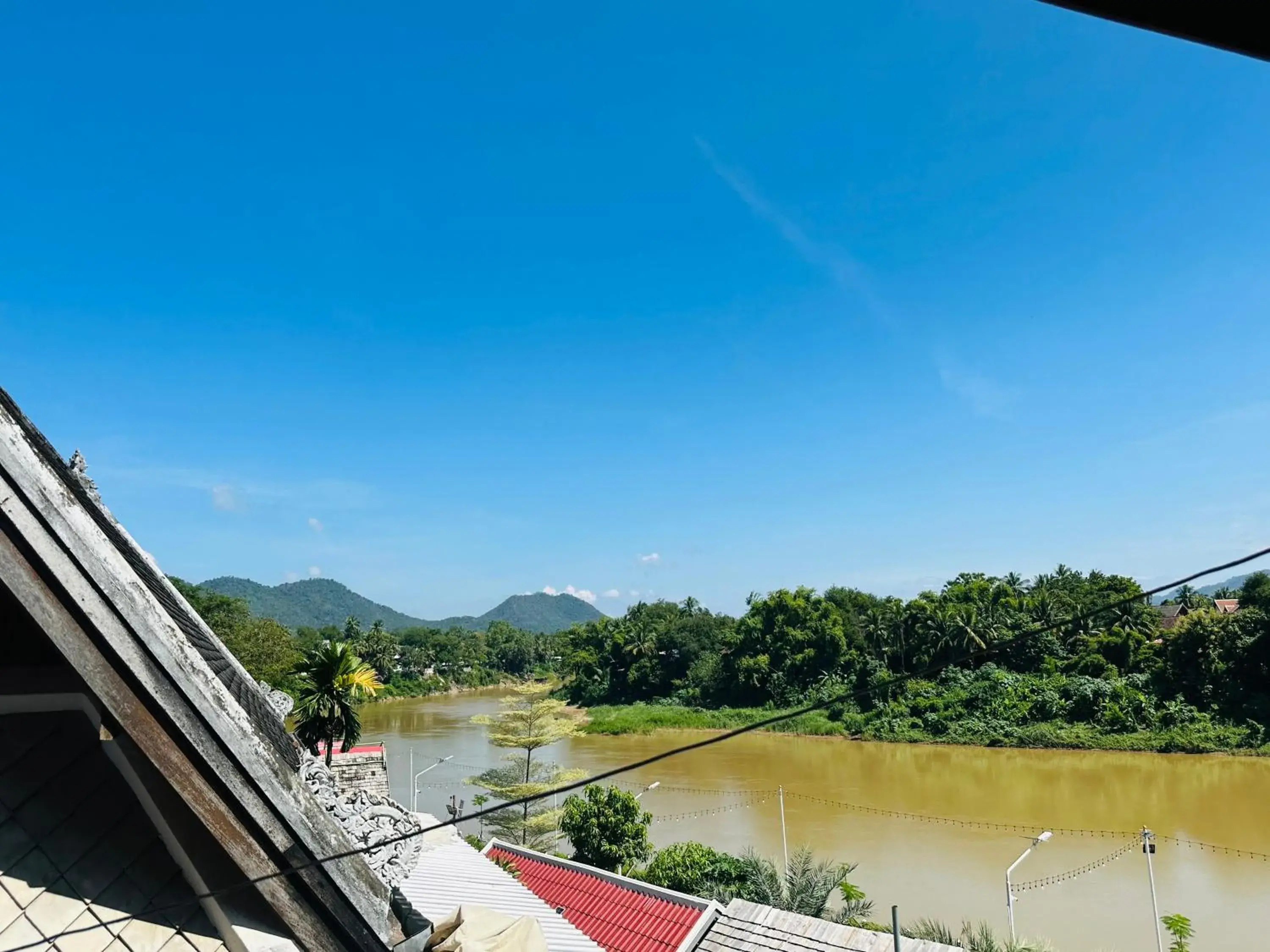 Deluxe Double Room with Balcony in Kingkham Riverside Hotel Deluxe Double Room with Balcony in Kingkham Riverside Hotel