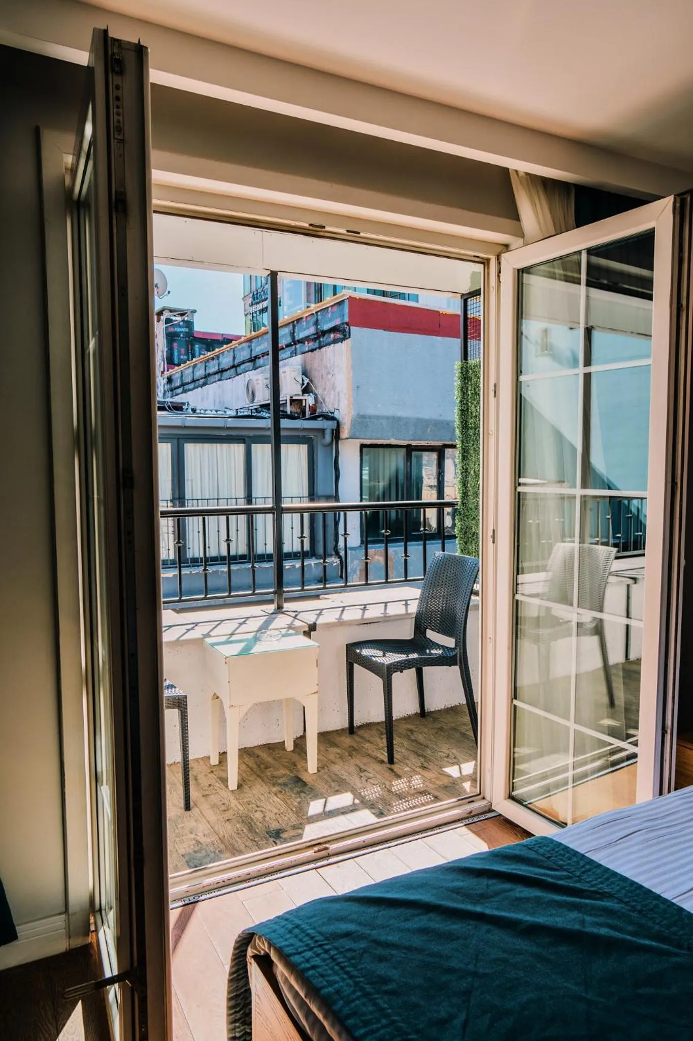 Patio, Bed in Taksim Santa Lucia Hotel