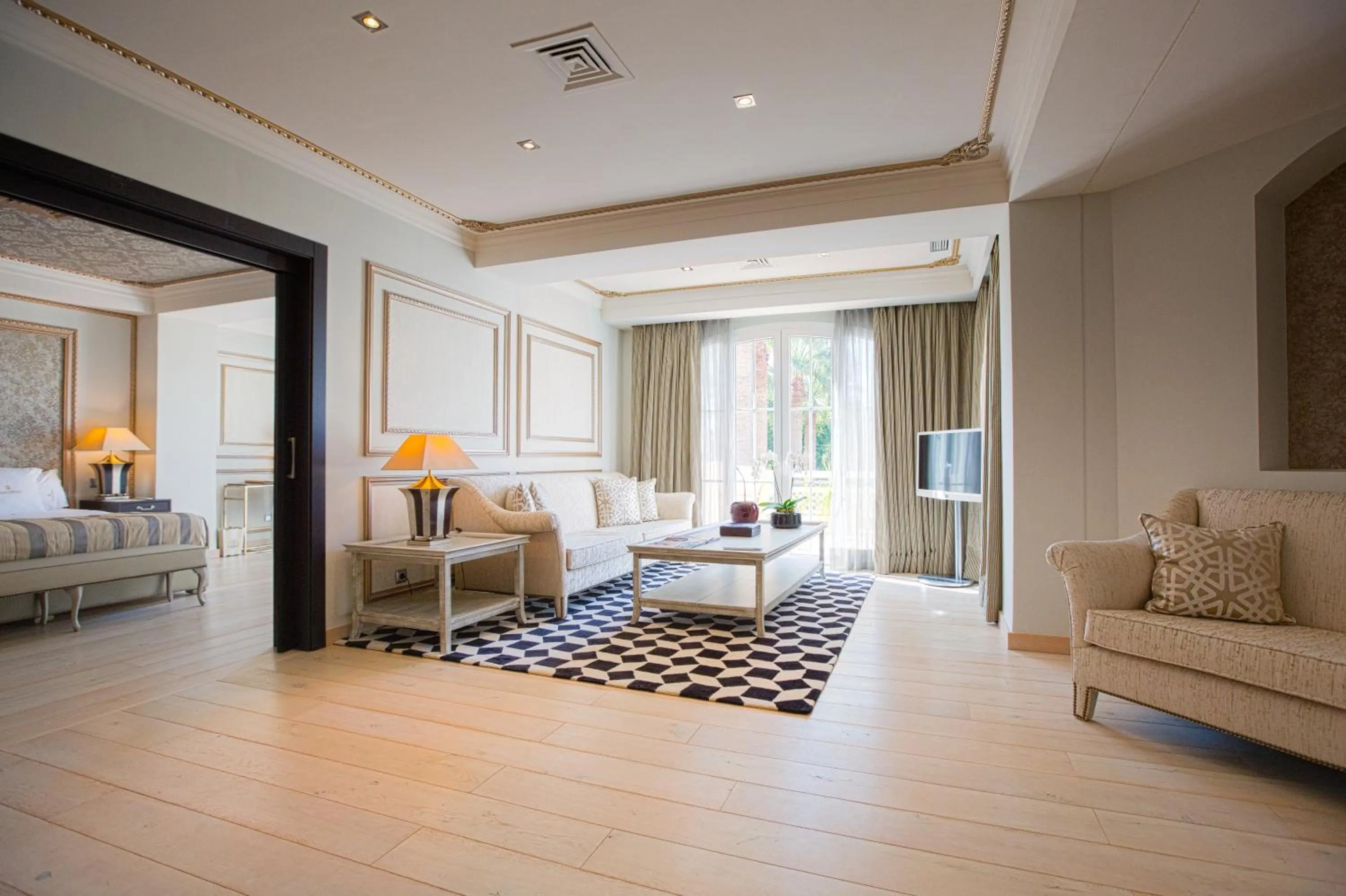 Living room, Bed in Grand Hotel Las Dunas