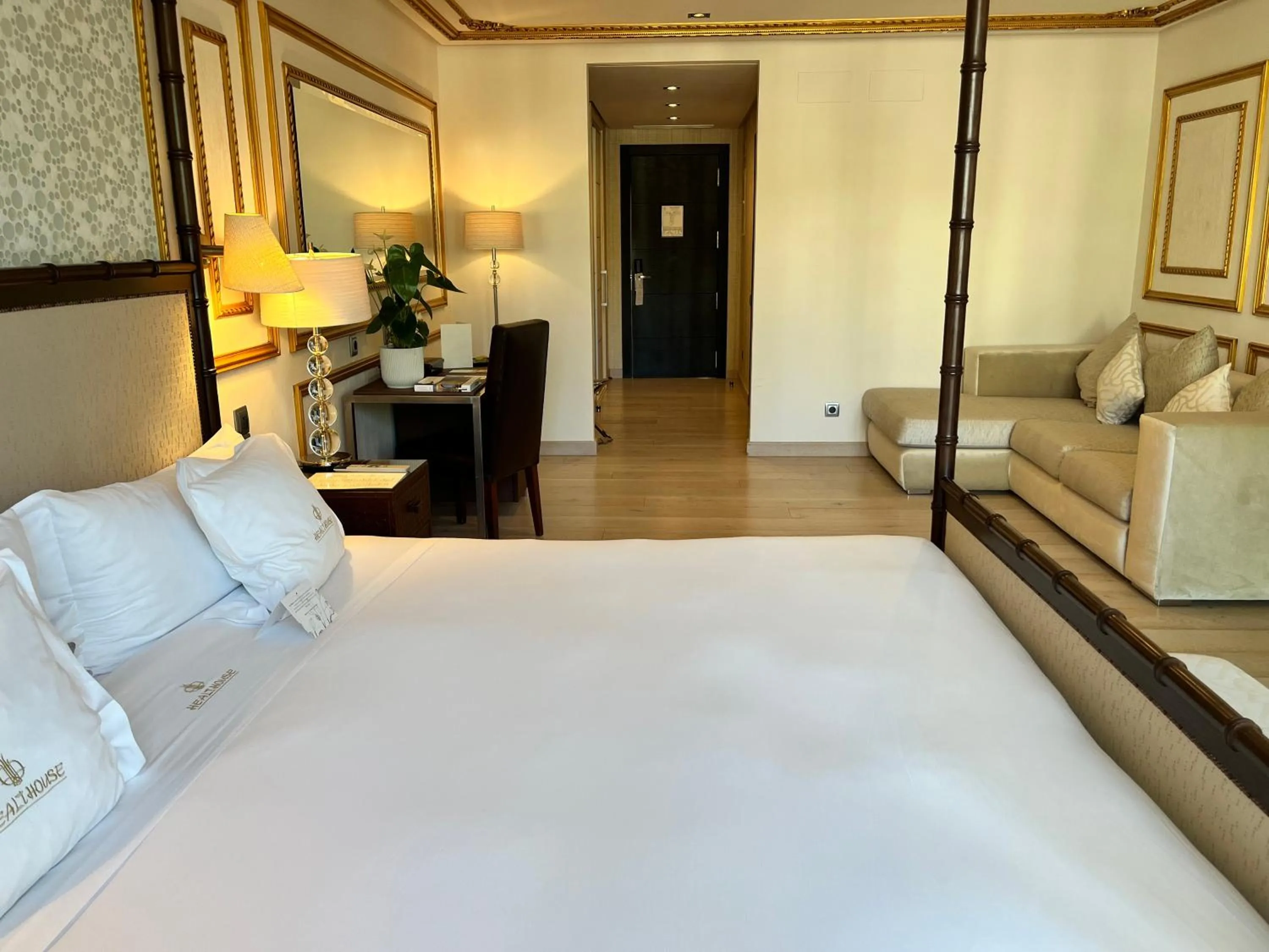 Bed in Grand Hotel Las Dunas