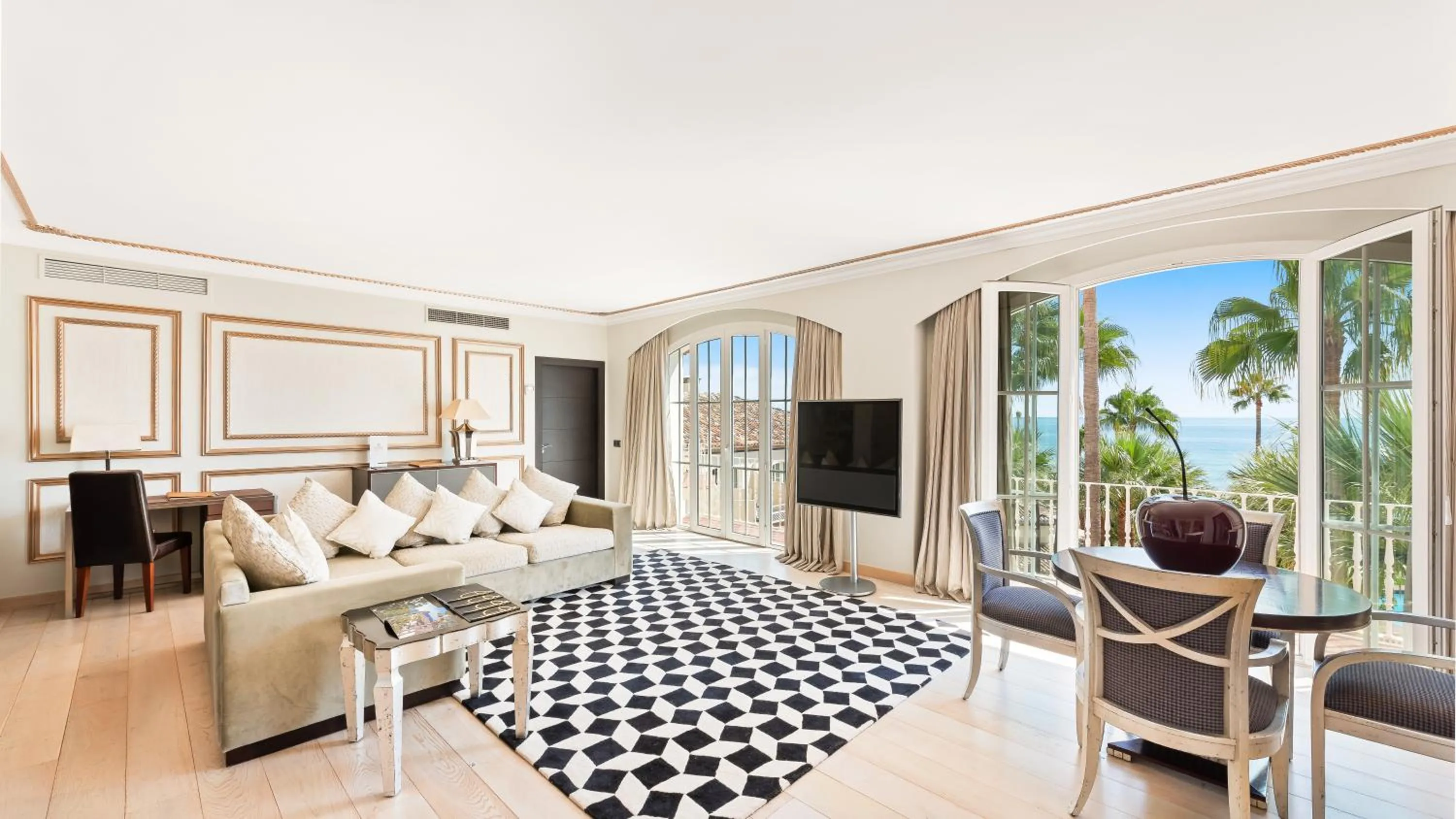 Property building in Grand Hotel Las Dunas