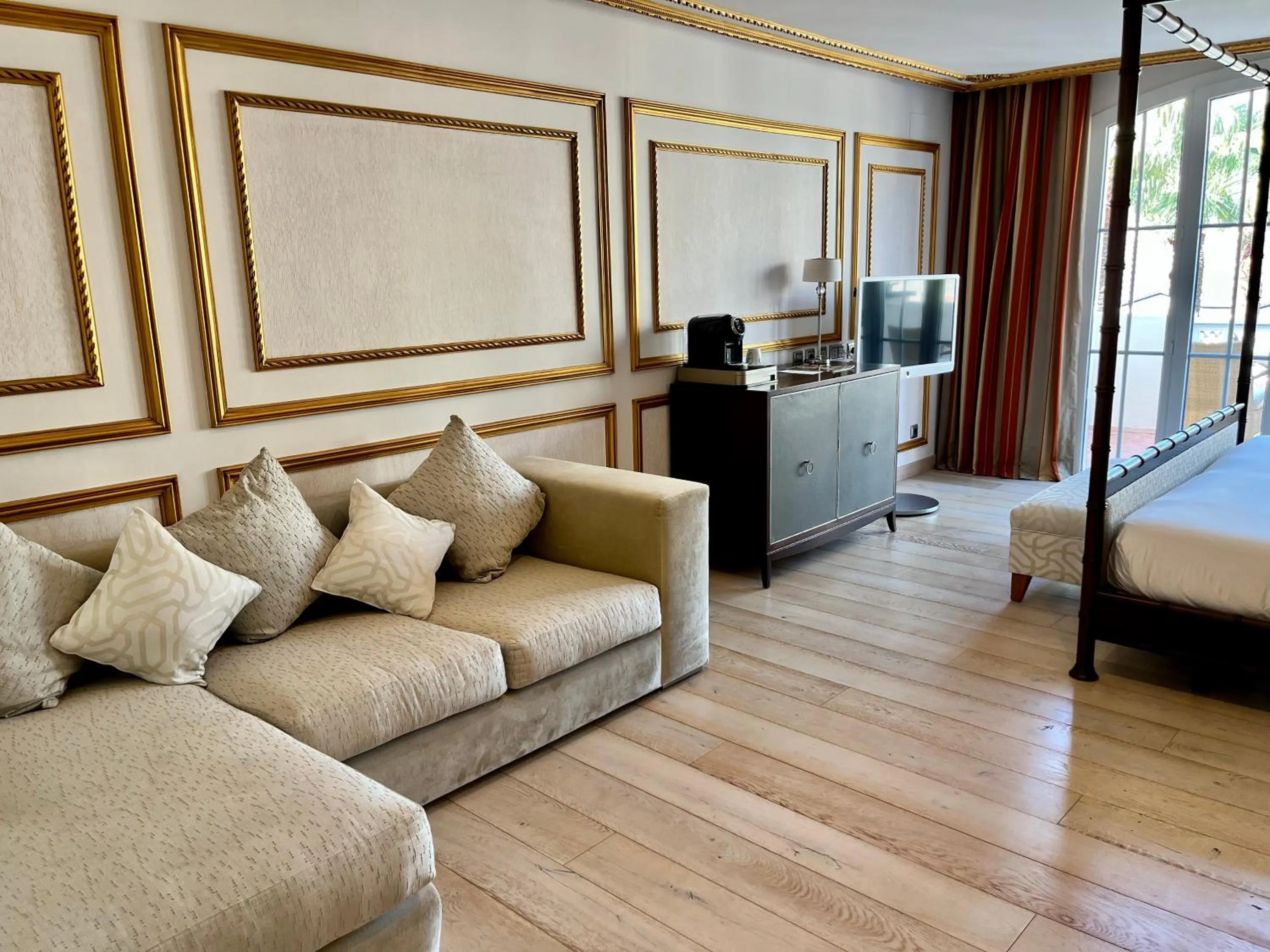 Bed in Grand Hotel Las Dunas