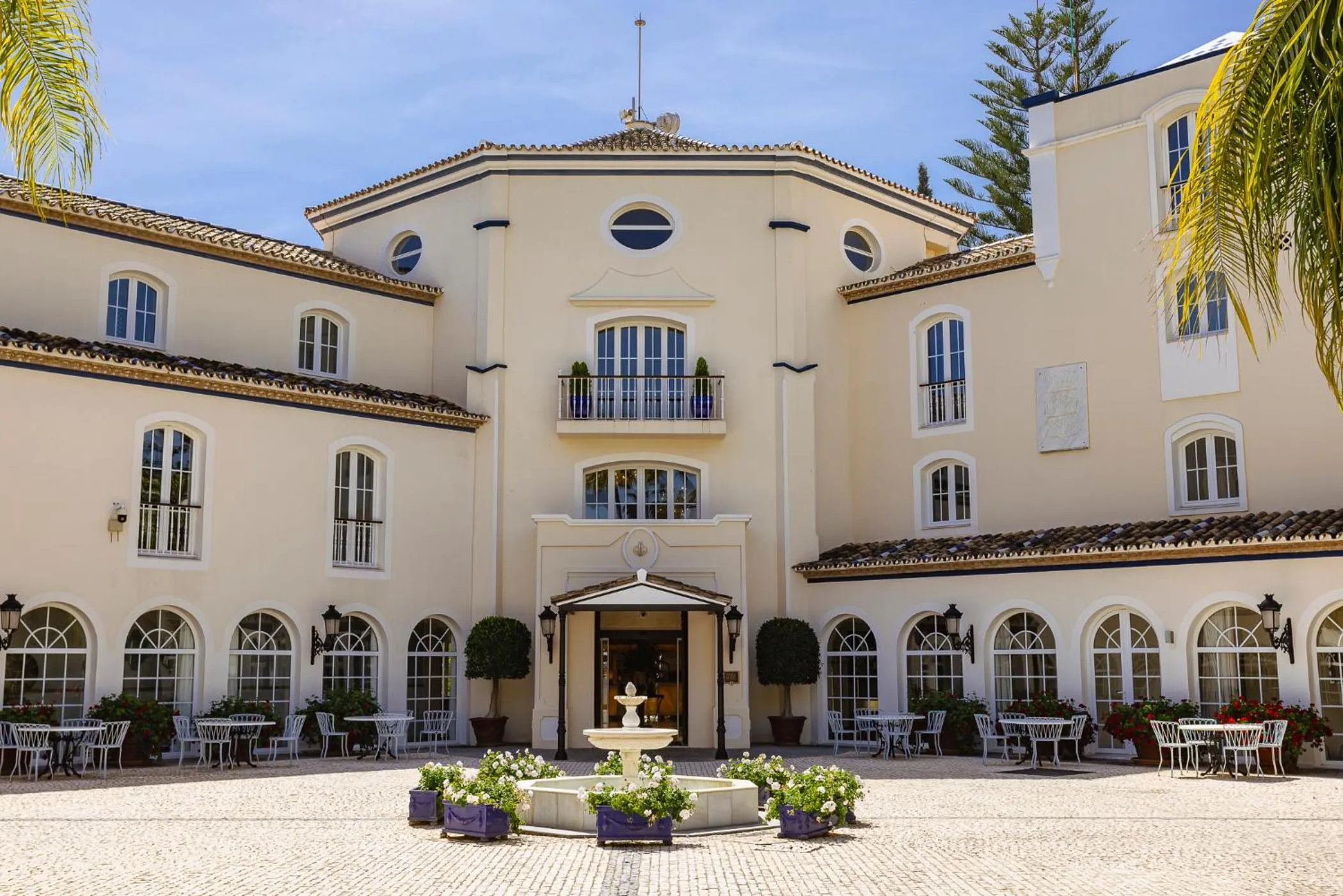 Facade/entrance in Grand Hotel Las Dunas