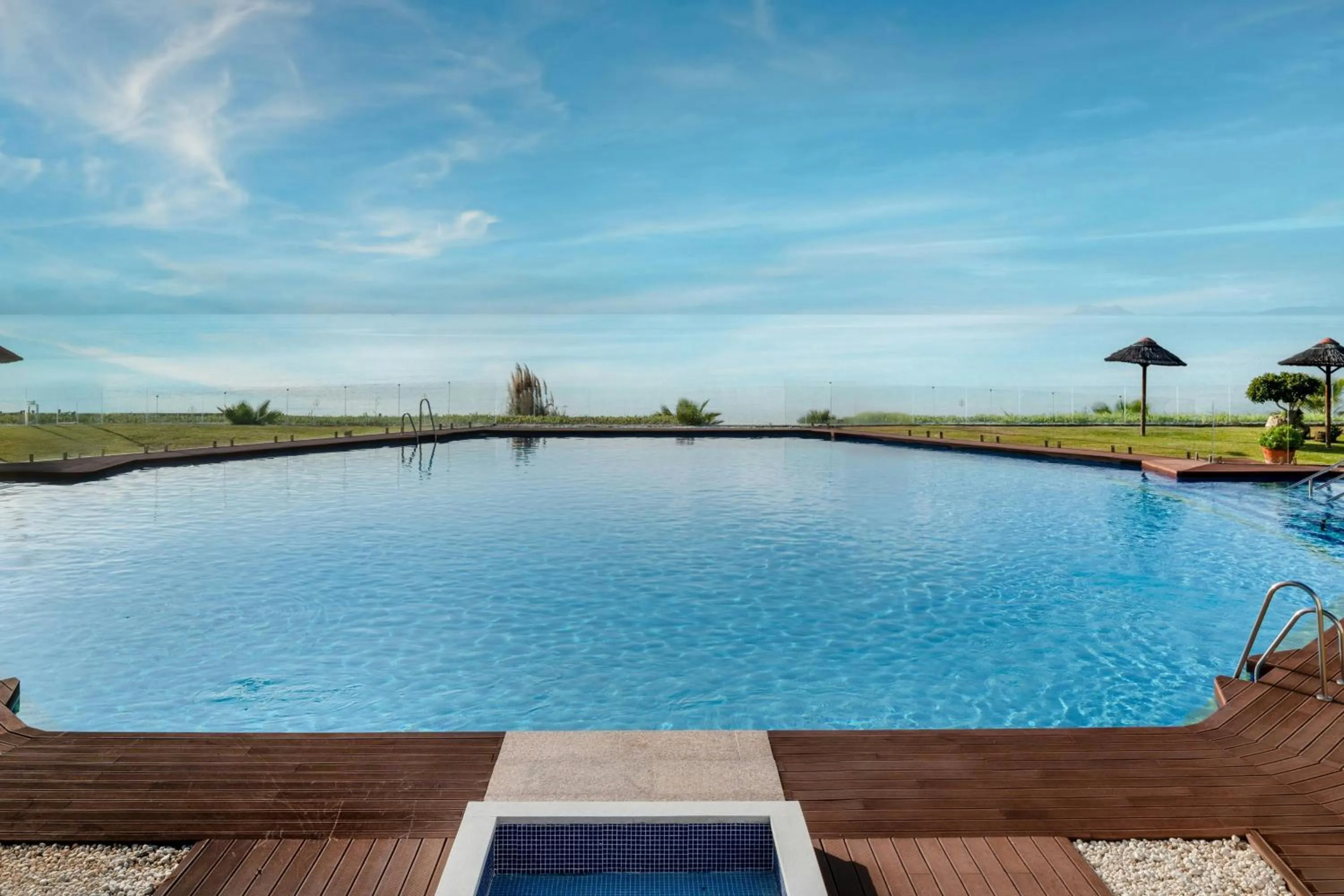 Swimming pool in Grand Hotel Las Dunas, Autograph Collection