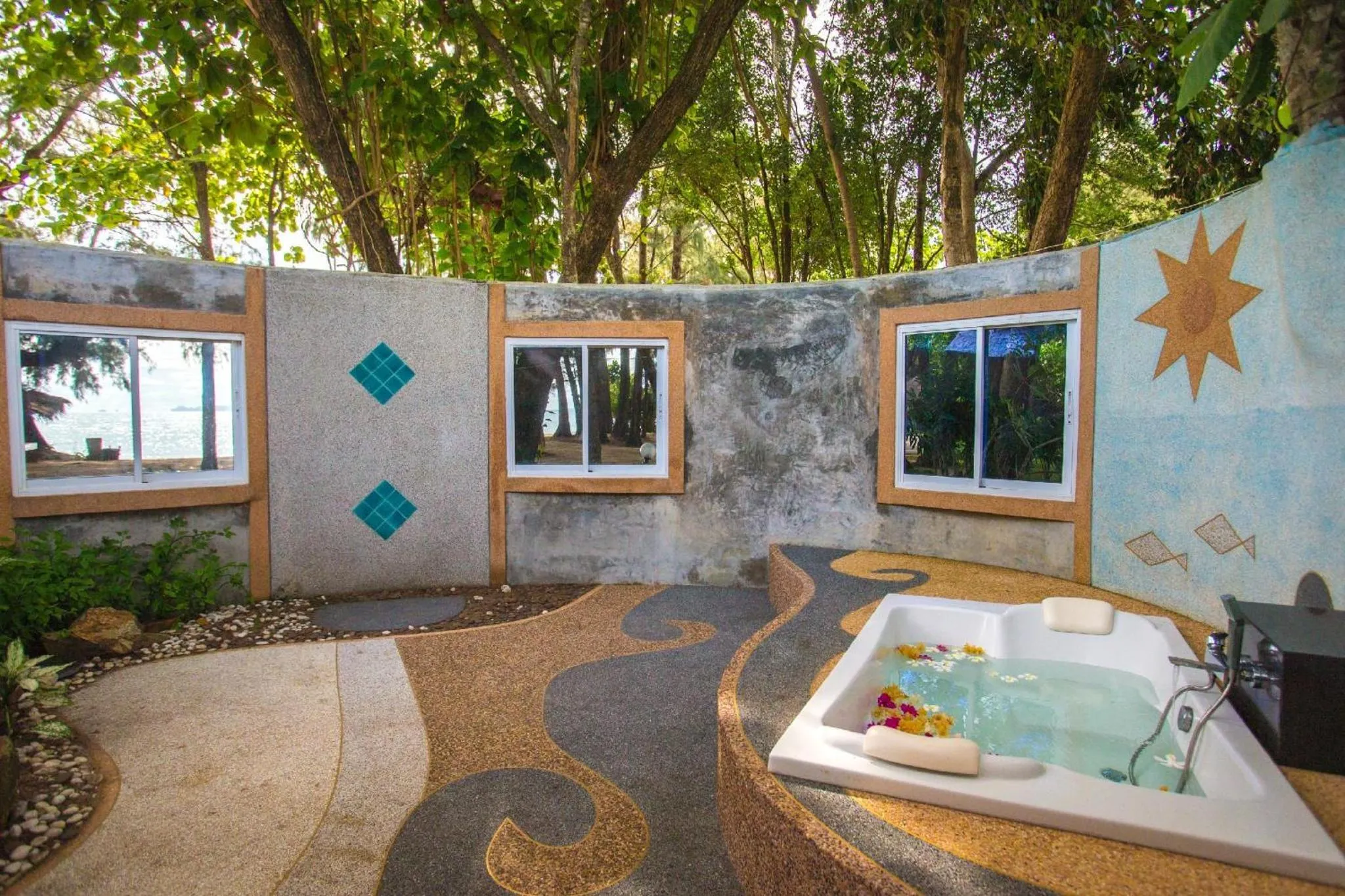 Sea view in Hotel and Beach Bungalow at Lanta Resort