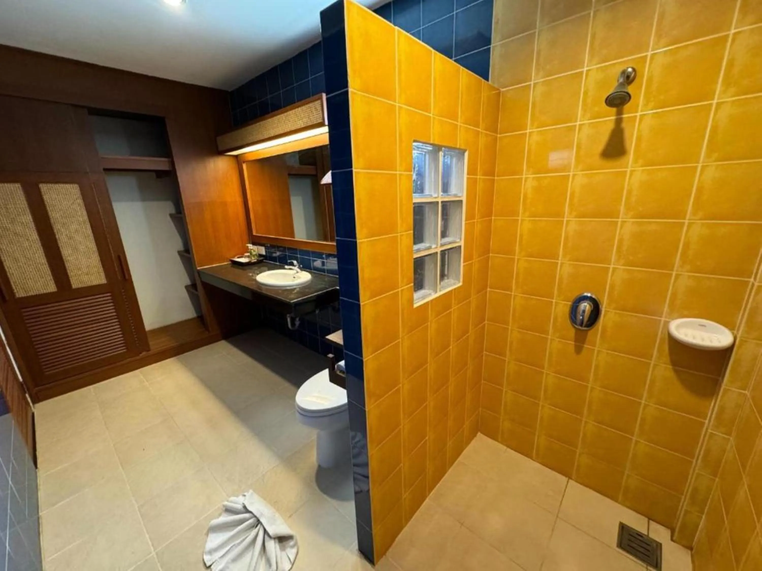 Bathroom in Hotel and Beach Bungalow at Lanta Resort