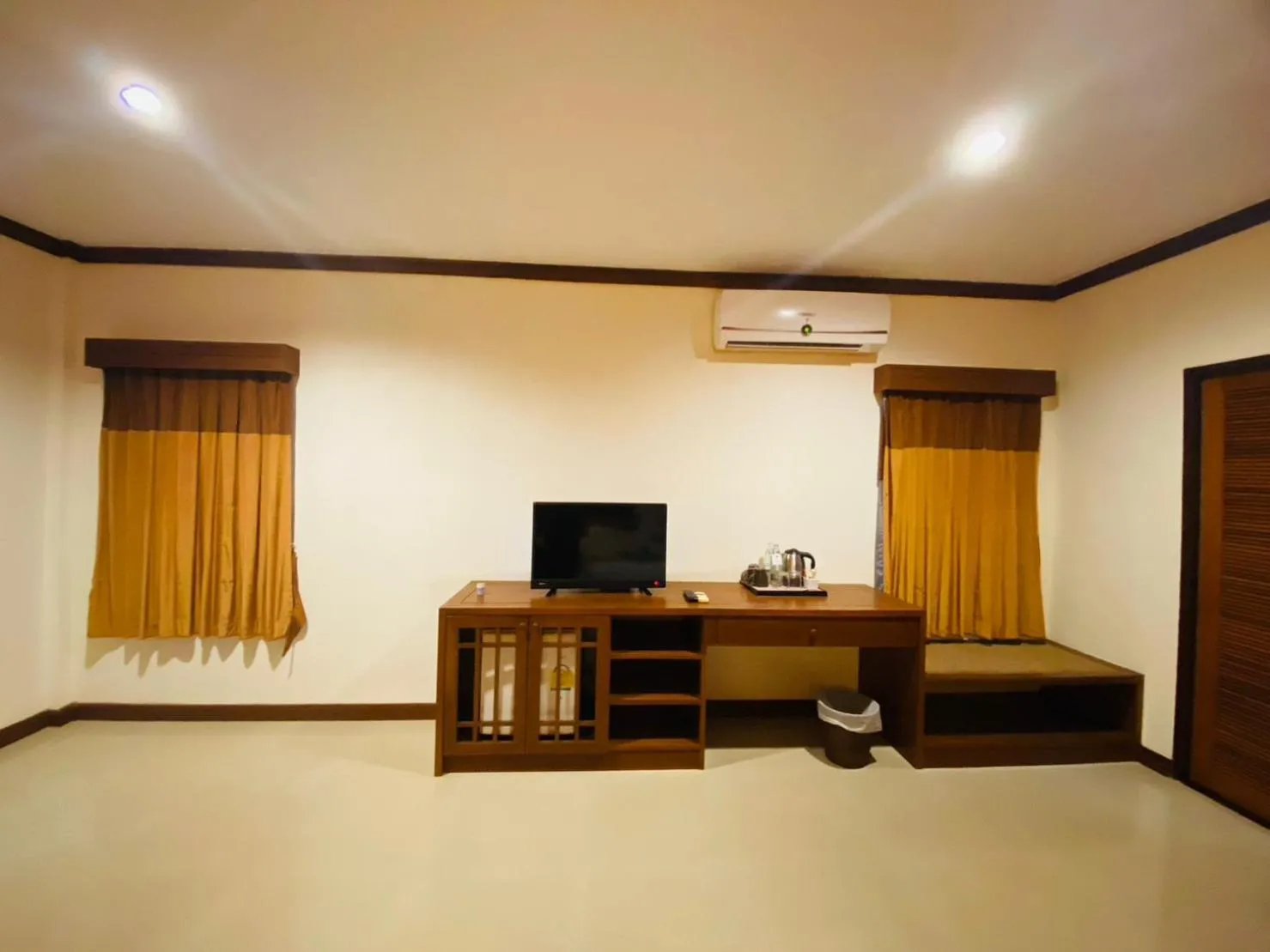 TV and multimedia in Hotel and Beach Bungalow at Lanta Resort