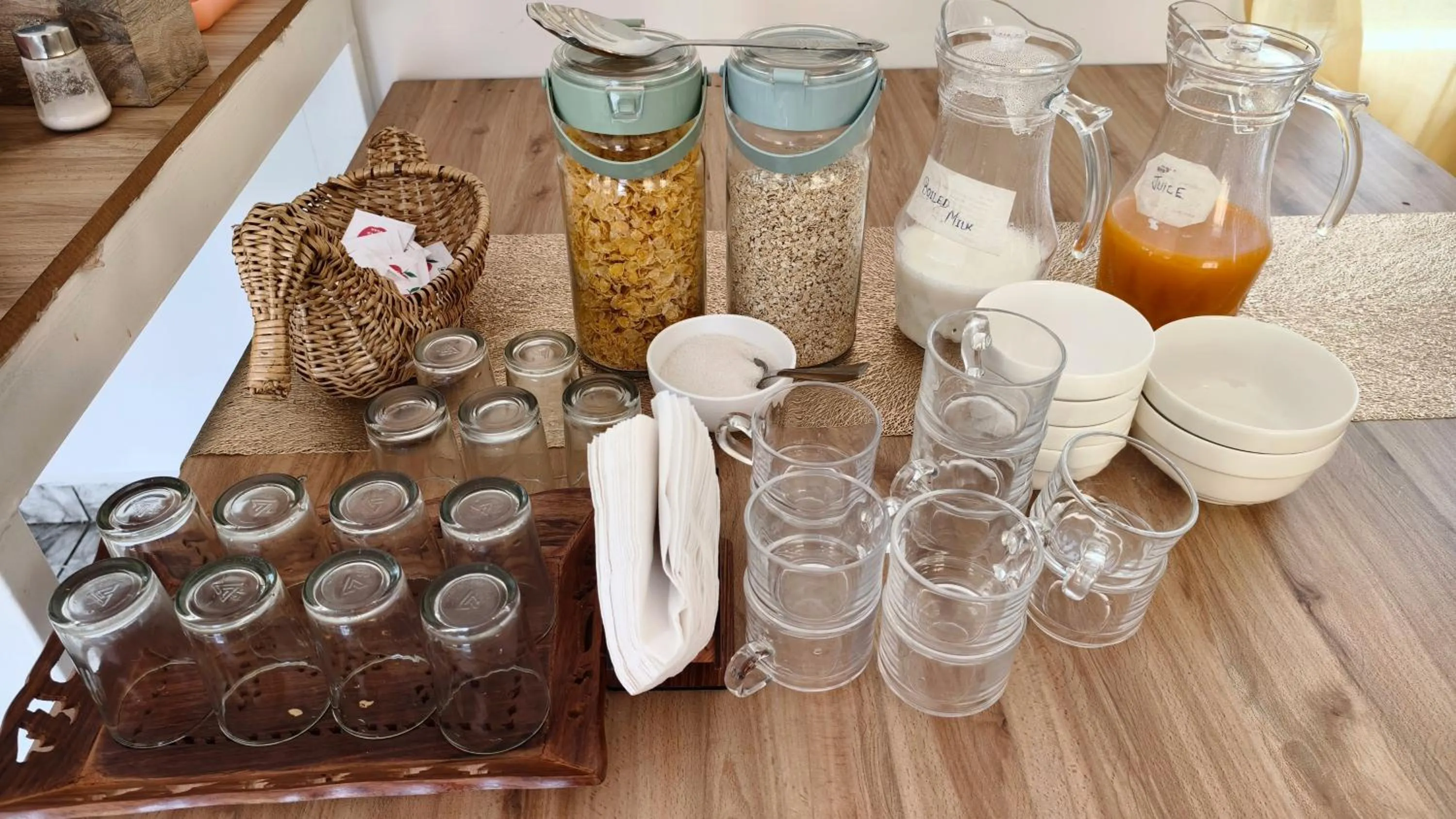 Restaurant/places to eat in Moon Wings Mountain Resort, Kanthalloor