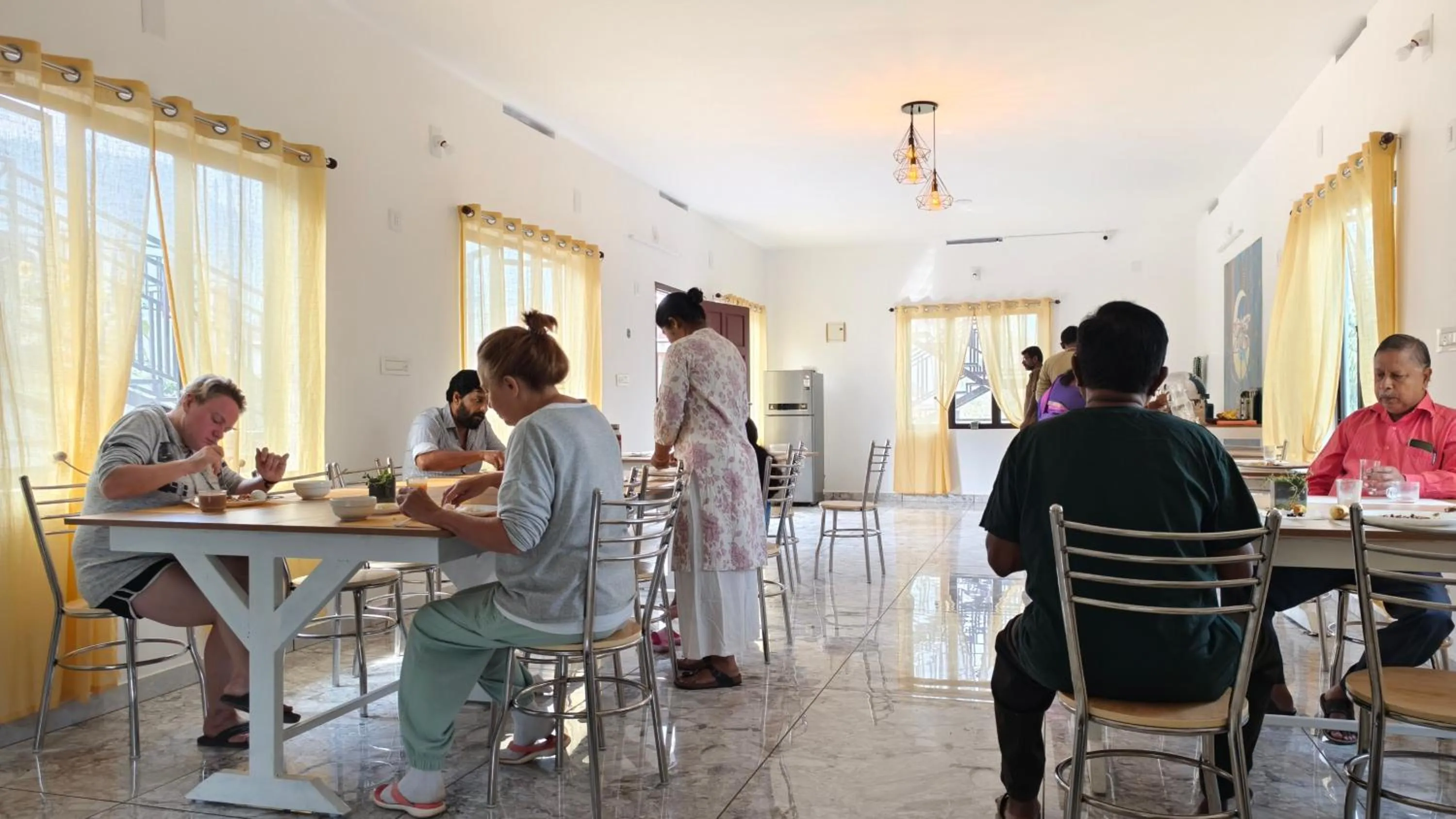 Restaurant/places to eat in Moon Wings Mountain Resort, Kanthalloor