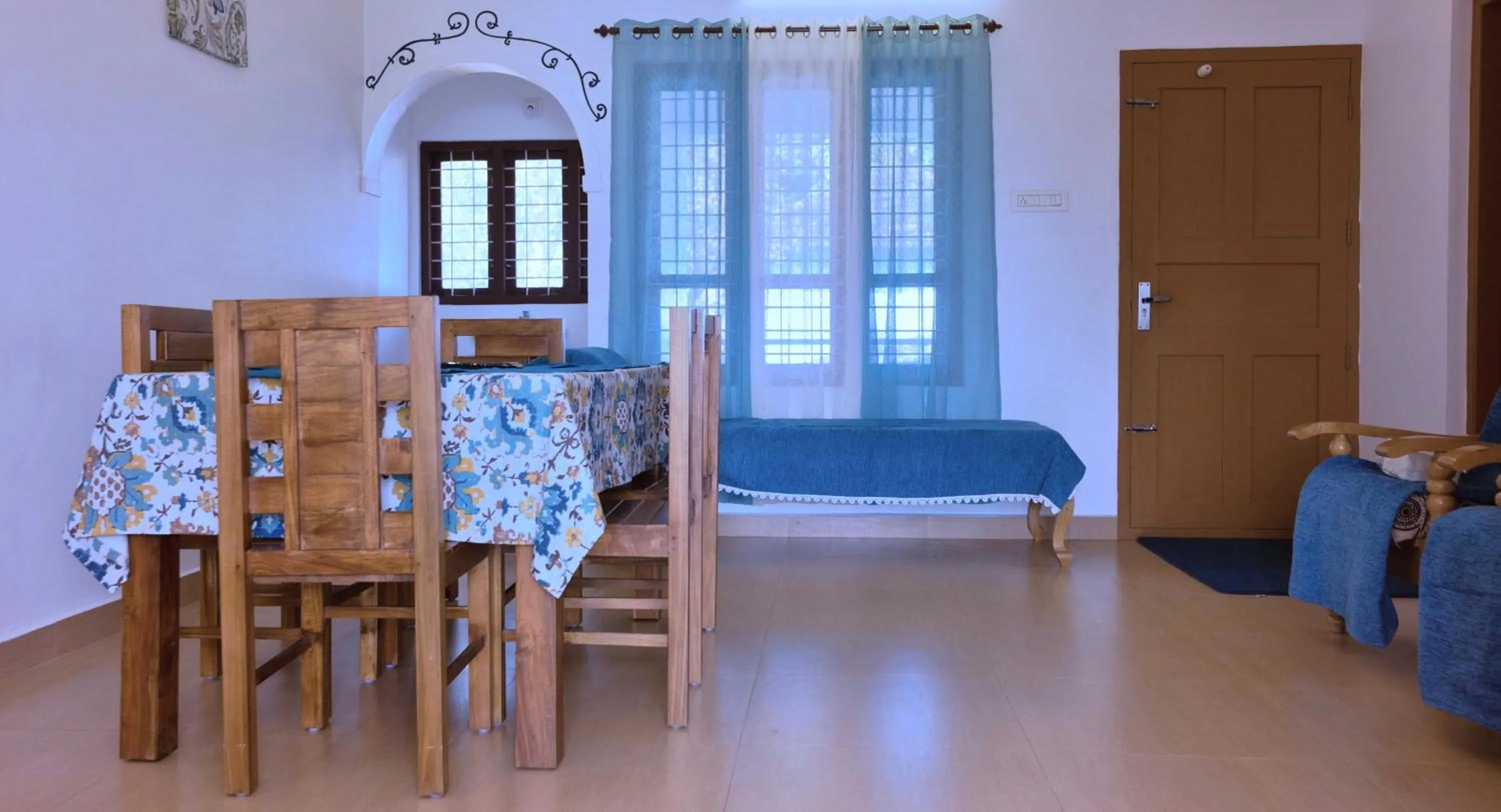 Seating area, Bed in Moon Wings Mountain Resort, Kanthalloor