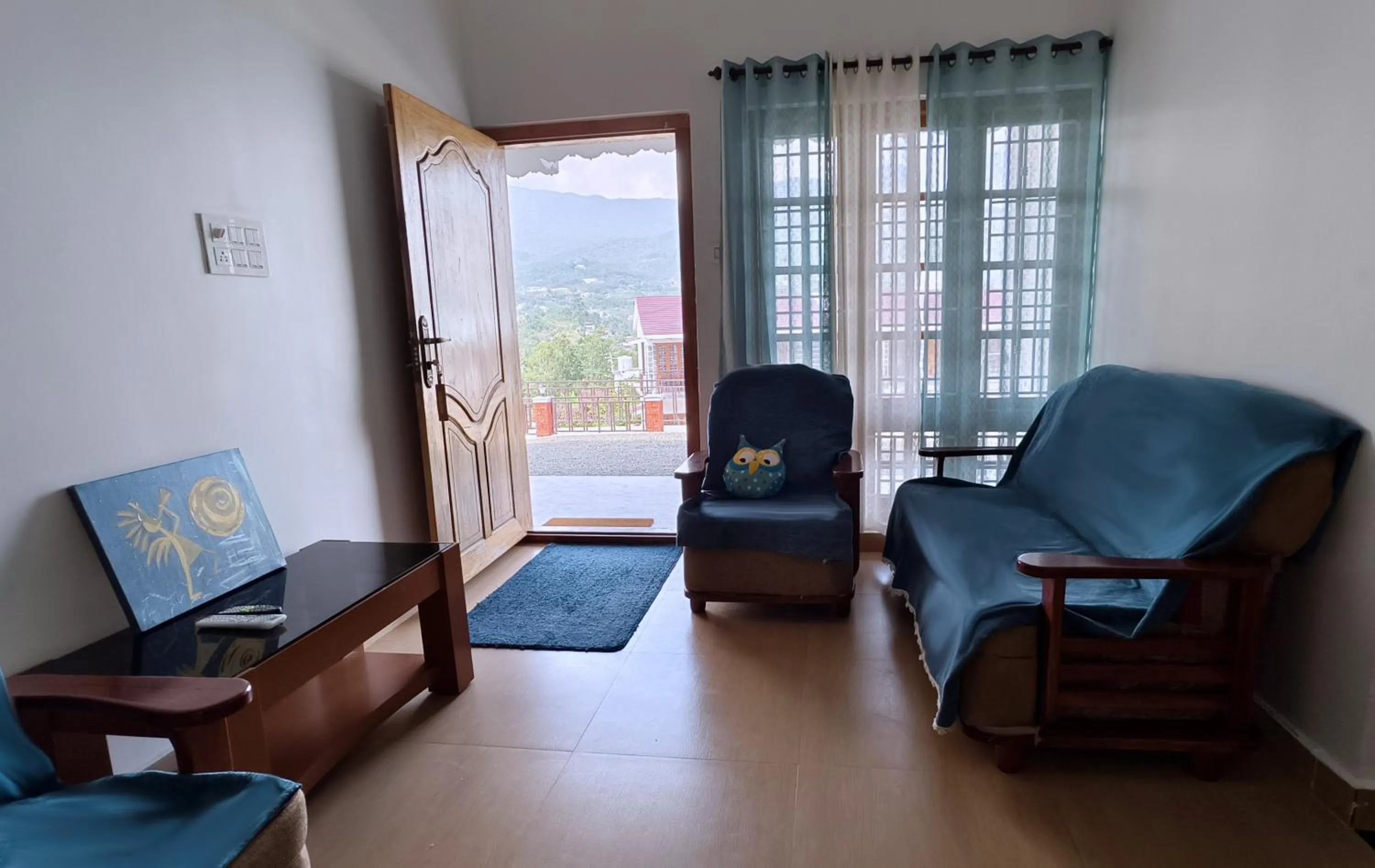 Living room in Moon Wings Mountain Resort, Kanthalloor
