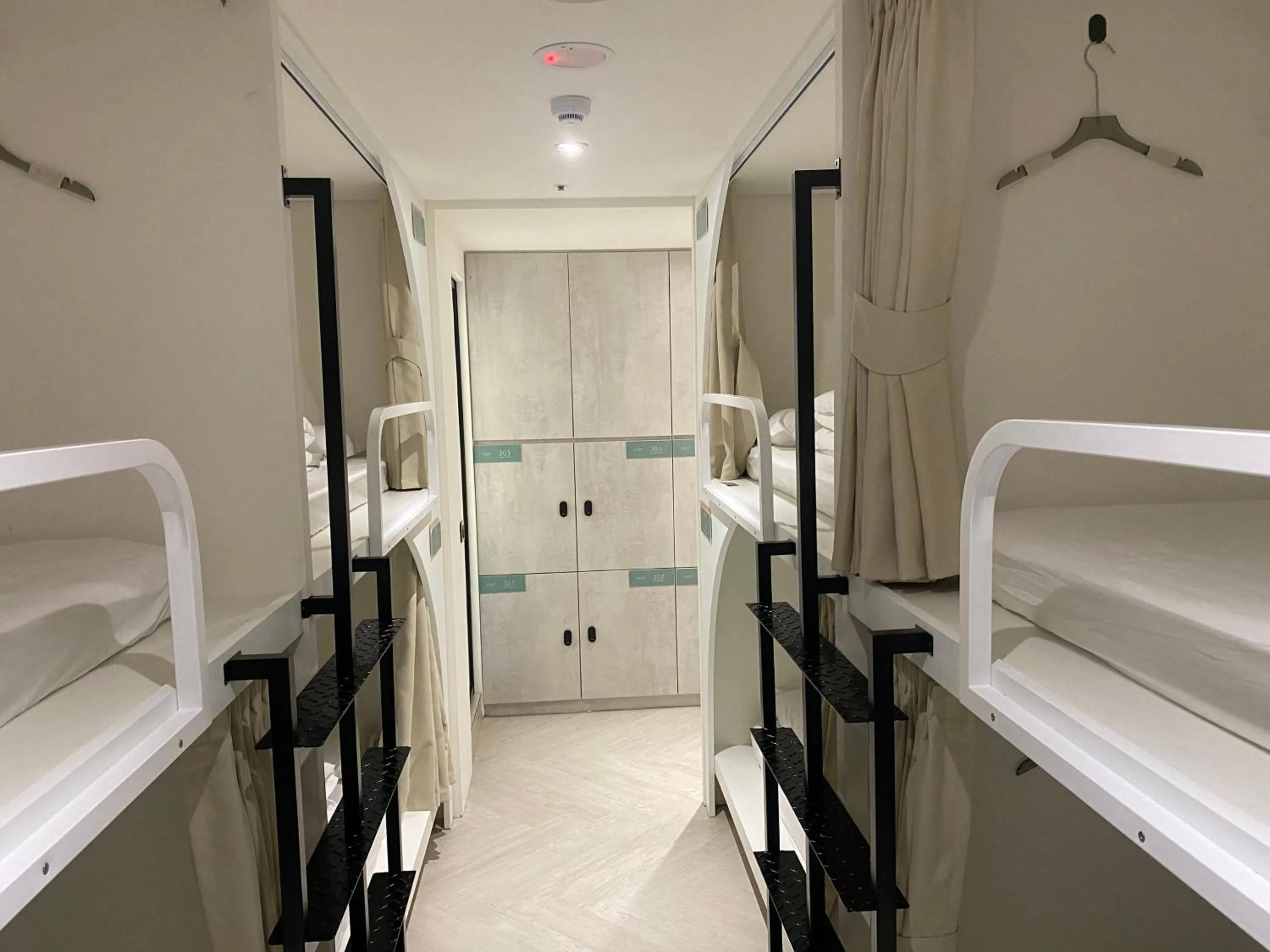 Bed in Wonderwall Ximending