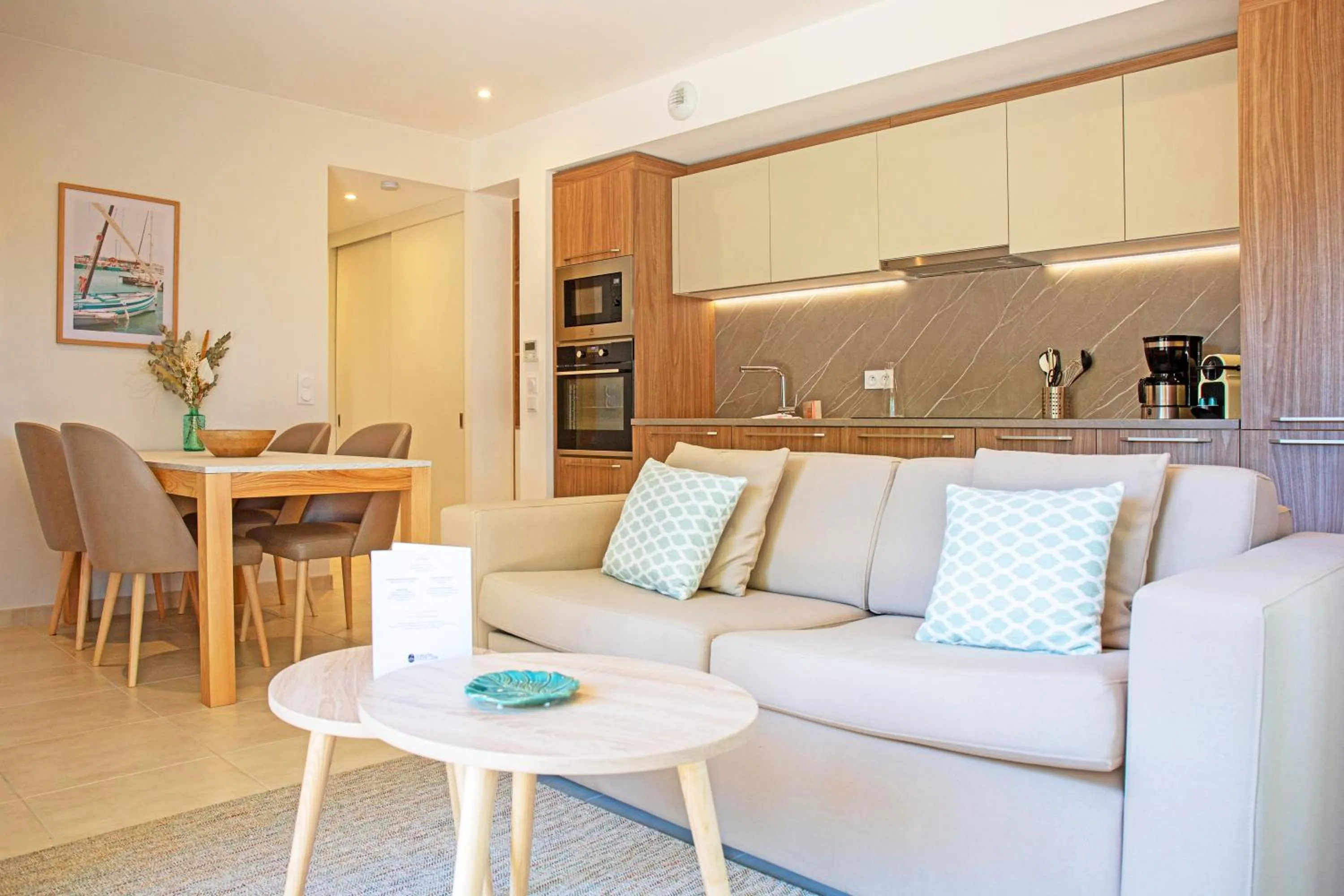 Kitchen or kitchenette in Résidence Pierre & Vacances Premium Domaine du Golfe du Lion