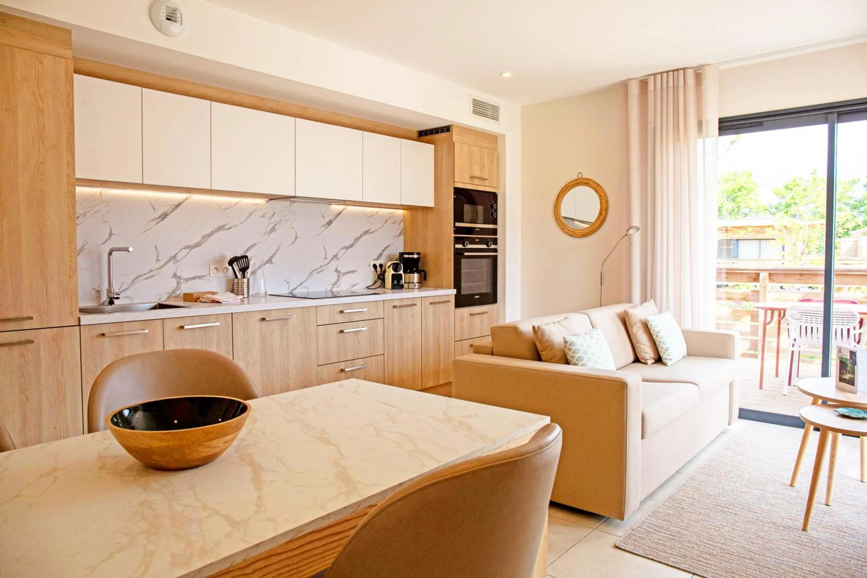 Kitchen or kitchenette in Résidence Pierre & Vacances Premium Domaine du Golfe du Lion