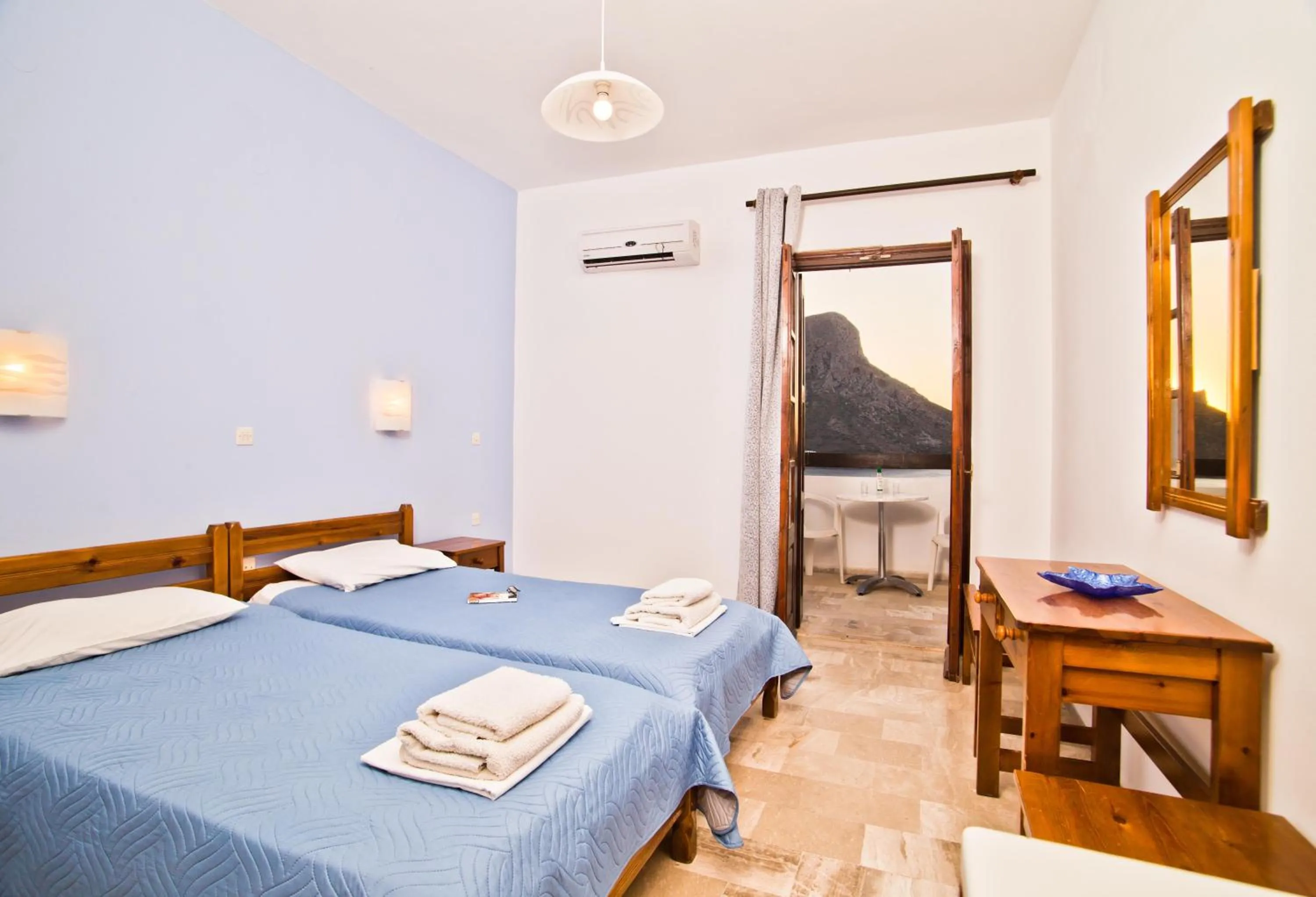 Photo of the whole room in Pegasus