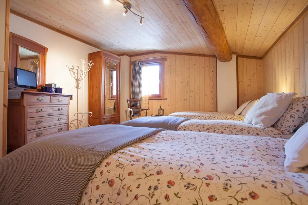 Photo of the whole room, Bed in Hotel Funivia