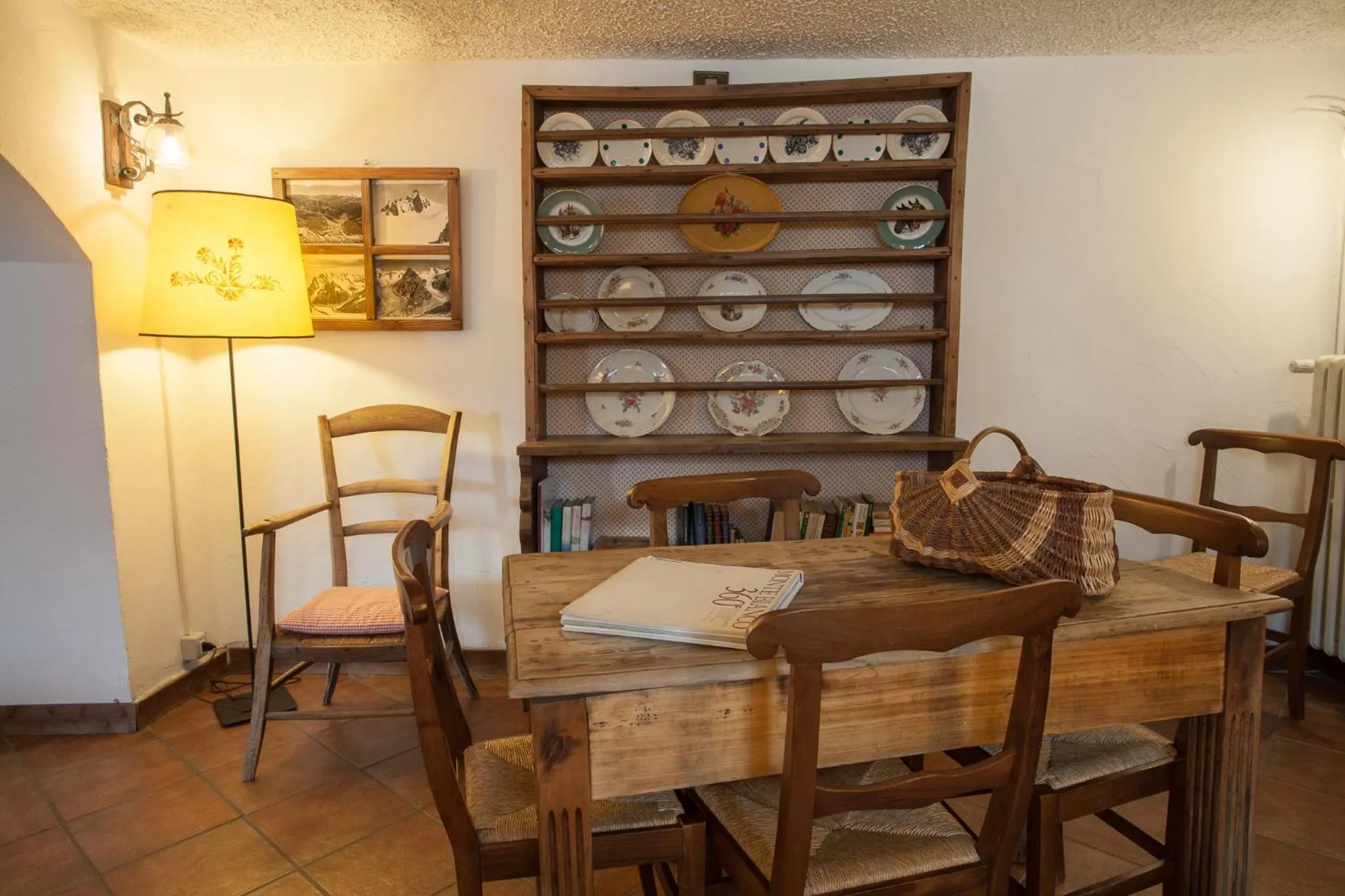 Communal lounge/ TV room in Hotel Funivia